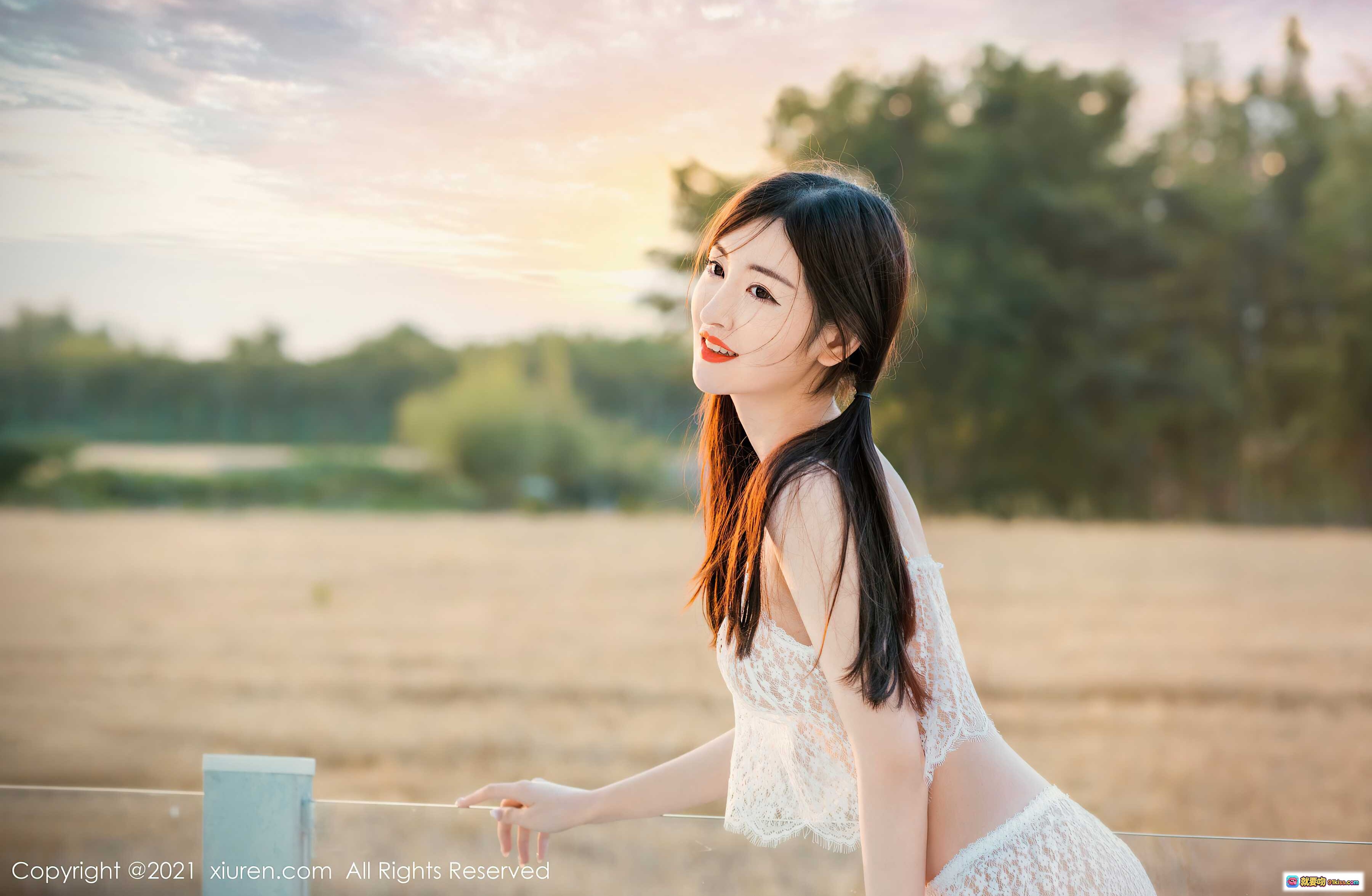 图片[2] - 沈梦瑶白色蕾丝内衣写真｜户外阳光逆光美拍｜秀人网VOL.3313性感优雅姿态 - 就要吻