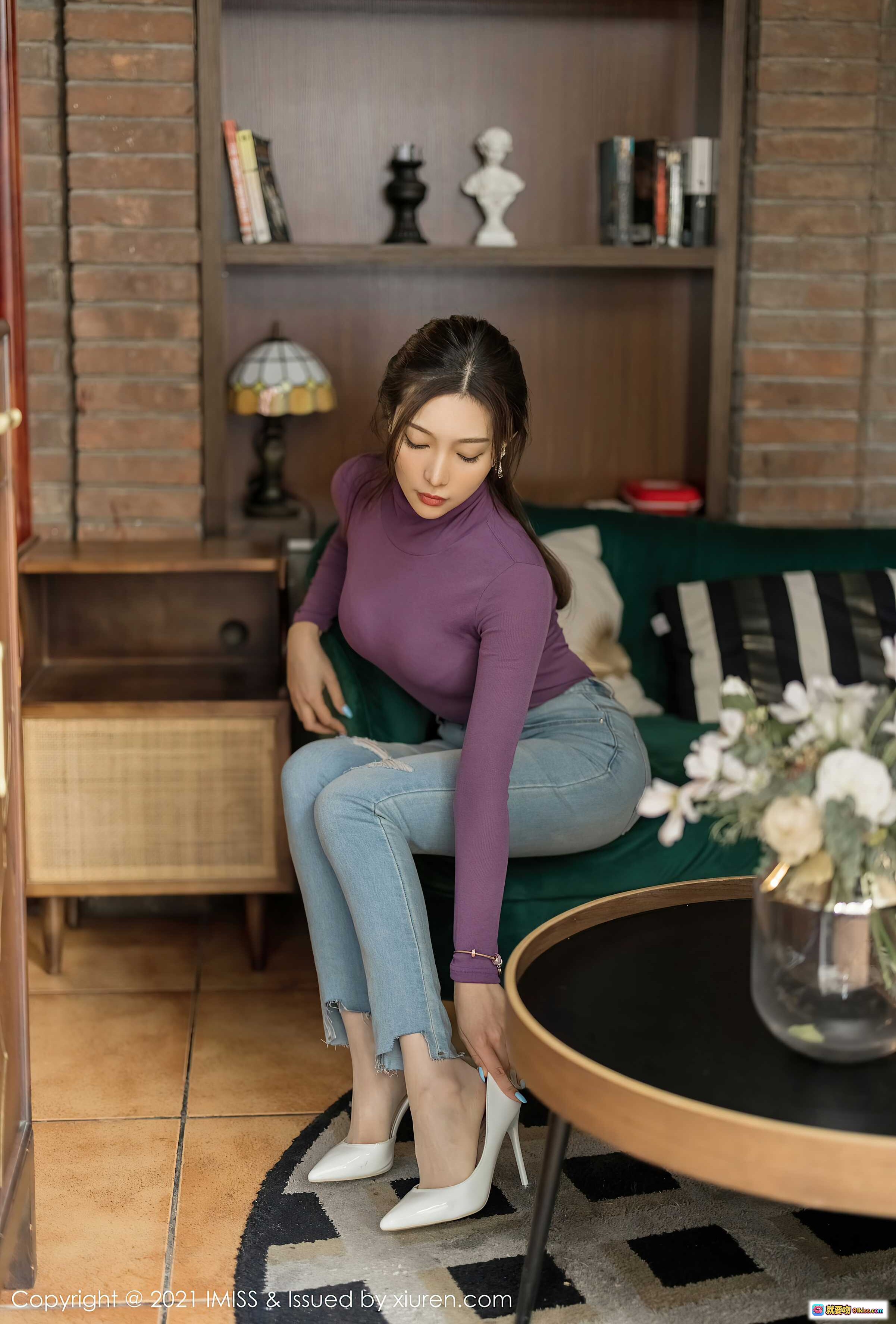 图片[8] - 小狐狸Kathryn紫色高领上衣街拍写真 | 2021IMiss Vol.541 美女户外时尚穿搭摄影集 - 就要吻