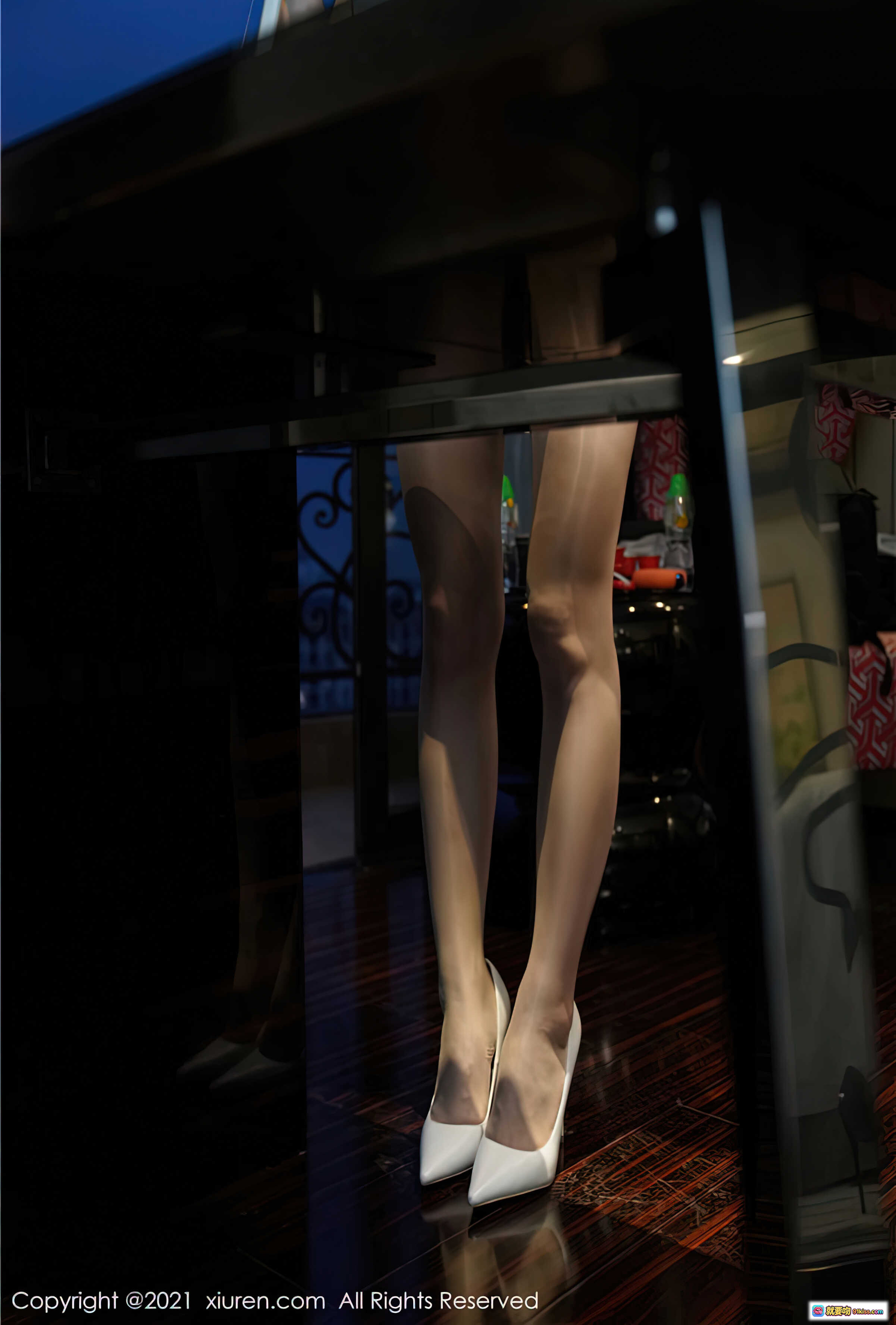 图片[4] - 周于希Sandy优雅白裙写真｜高跟美腿室内夜景氛围感大片｜XiuRen秀人网No.3576高清图集 - 就要吻