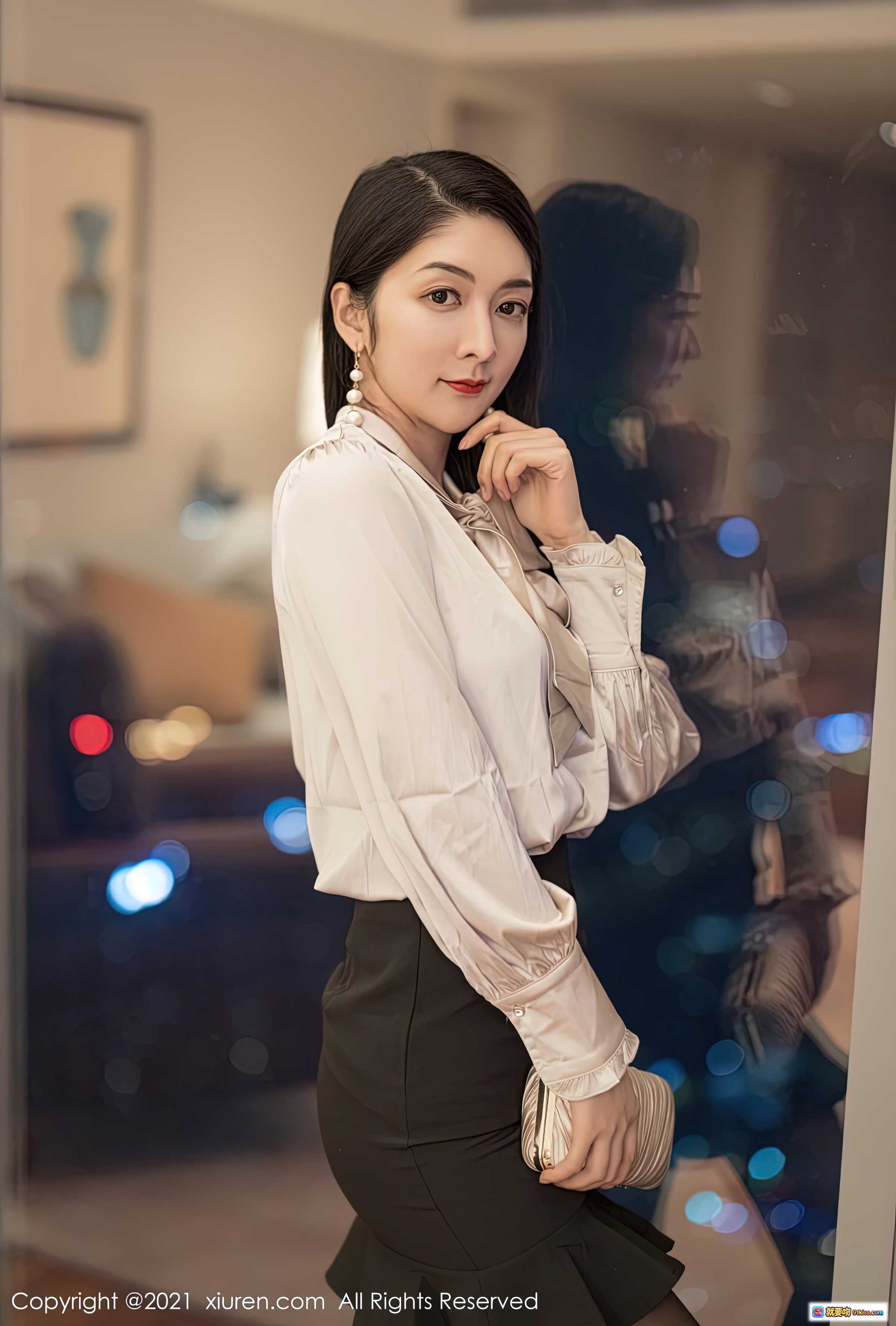 图片[8] - Angela优雅职场风写真 | 白衬衫黑短裙丝袜高跟鞋 | 室内窗边性感美腿造型 | XiuRen秀人网2021.06.01 No.3488 - 就要吻