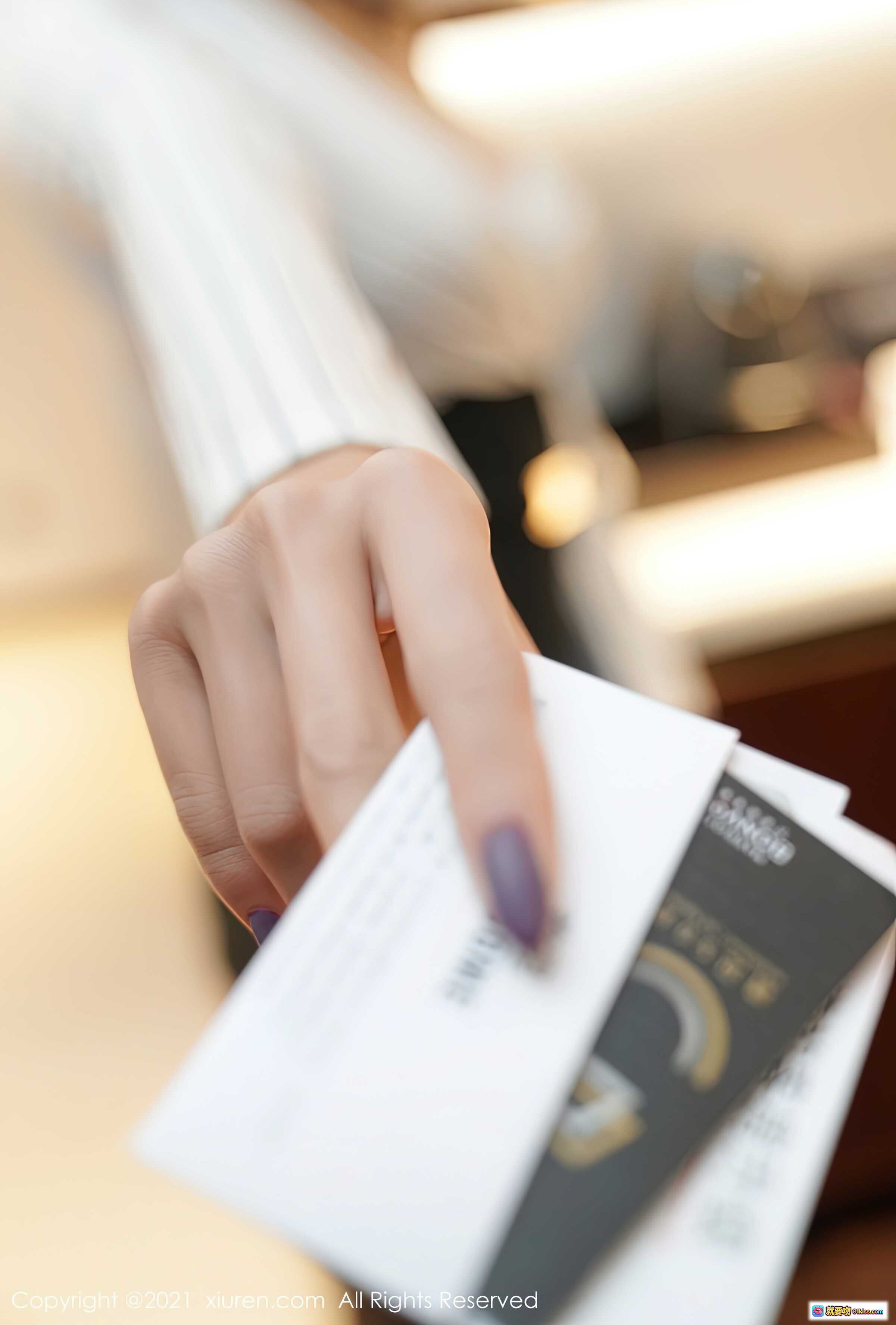 图片[8] - 蓝夏Akasha条纹衬衫黑短裙蕾丝黑丝美腿写真 – XiuRen秀人网2021.06.01 No.3486 - 就要吻