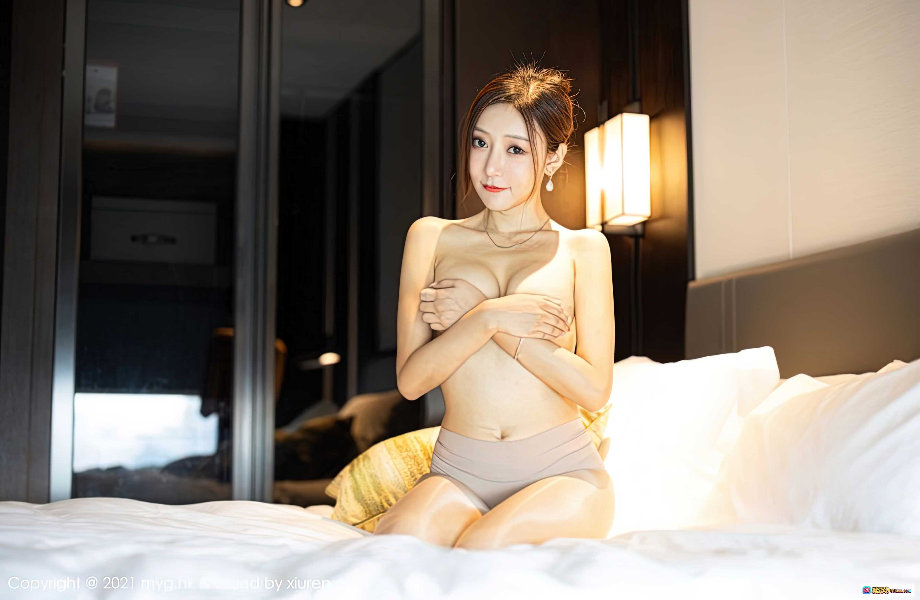 图片[5] - 王馨瑶yanni白色西装套装性感写真 | 美媛馆2021高清私房照 | 优雅高跟美腿姿势 - 就要吻