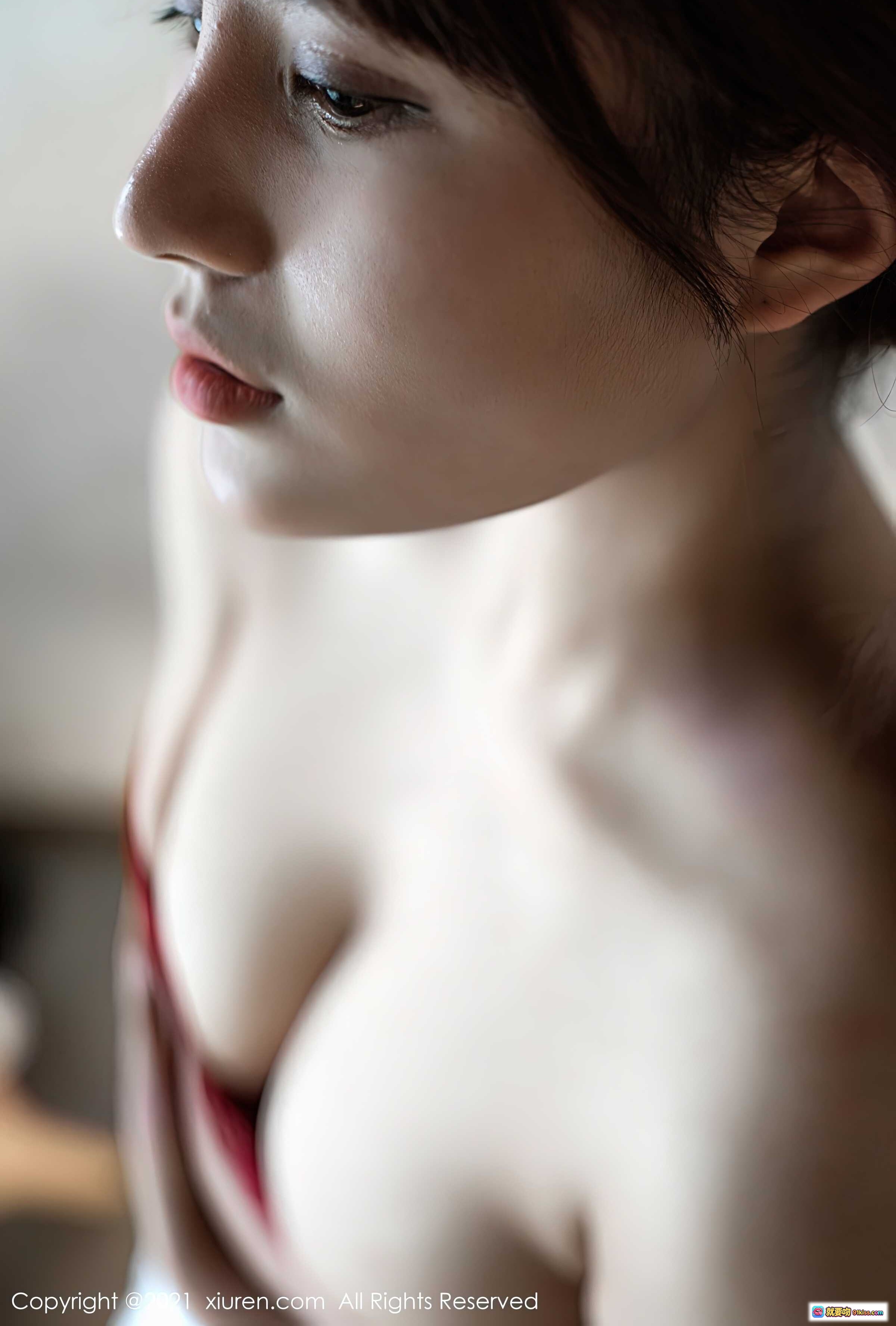 图片[5] - 久久Aimee红色蕾丝内衣写真 | 秀人网2021性感私房照 | 绿植背景美腿吊袜带造型 - 就要吻