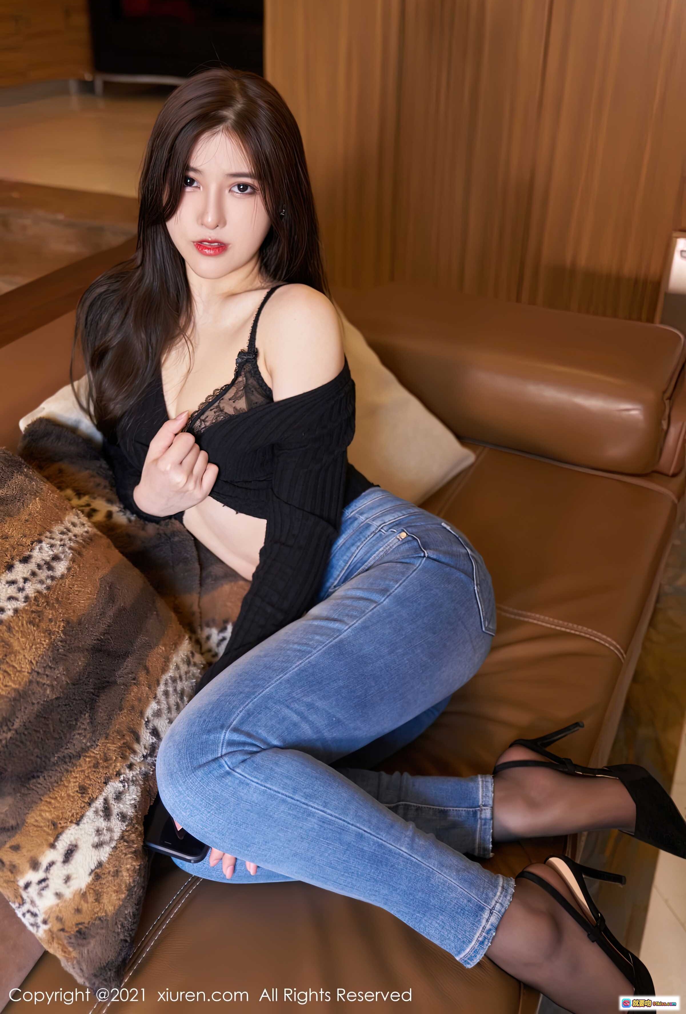 图片[1] - 韩静安性感写真｜黑色蕾丝吊带+牛仔裤+高跟鞋｜XiuRen秀人网2021.05.25 No.3459 - 就要吻