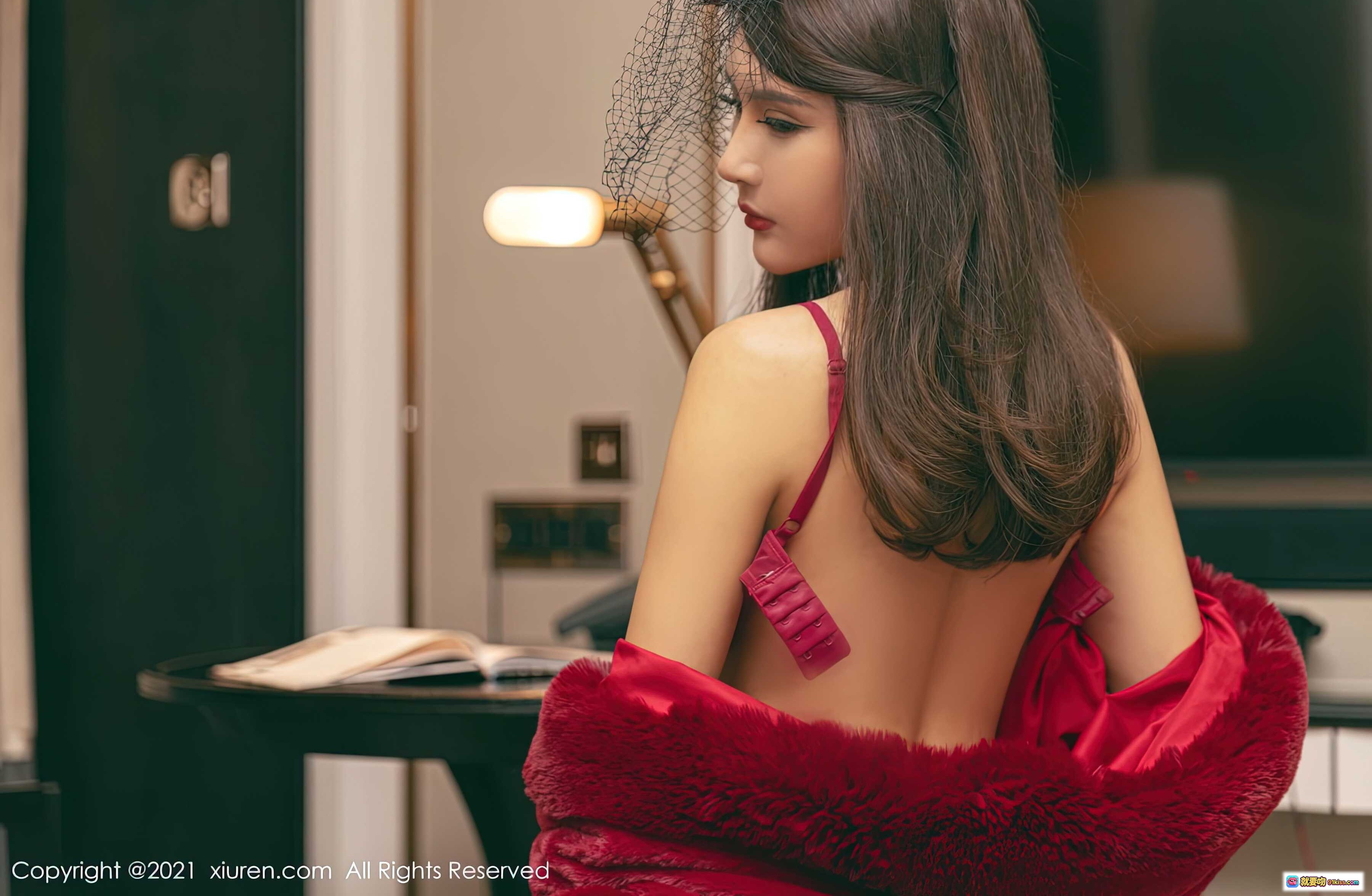 图片[4] - Emily尹菲红丝绒内衣黑丝美腿写真 | XiuRen秀人网2021.06.16 No.3548优雅性感私房照 - 就要吻