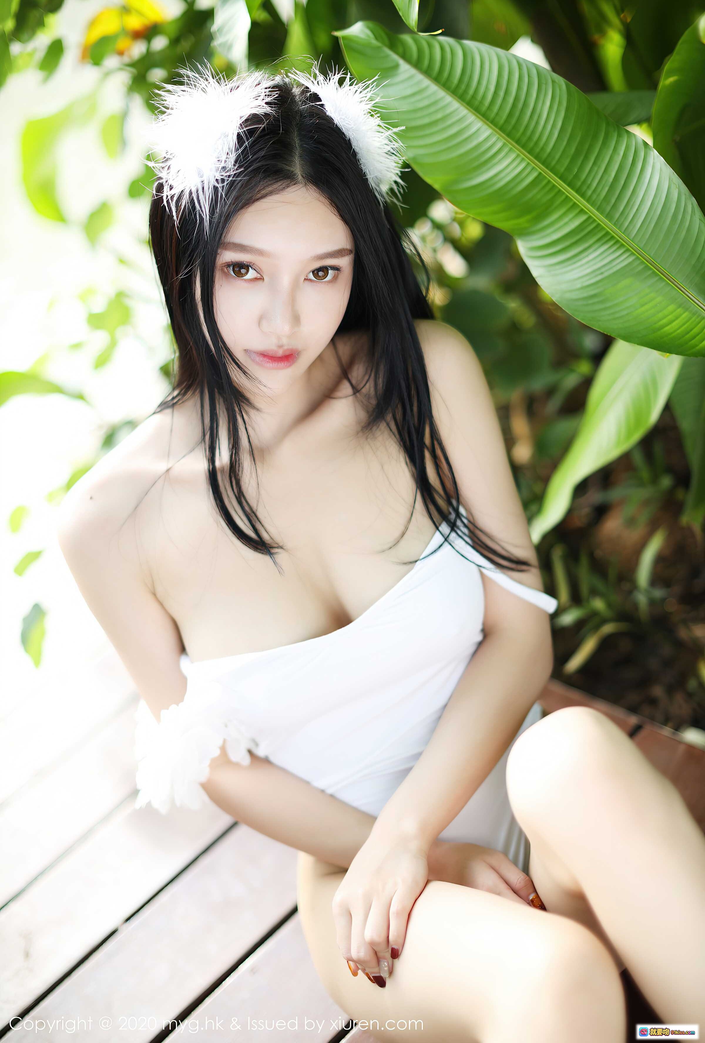 图片[1] - 唐琪儿白裙天使写真｜MyGirl美媛馆2020.11.30 VOL.463｜绿植背景清新性感私房照 - 就要吻