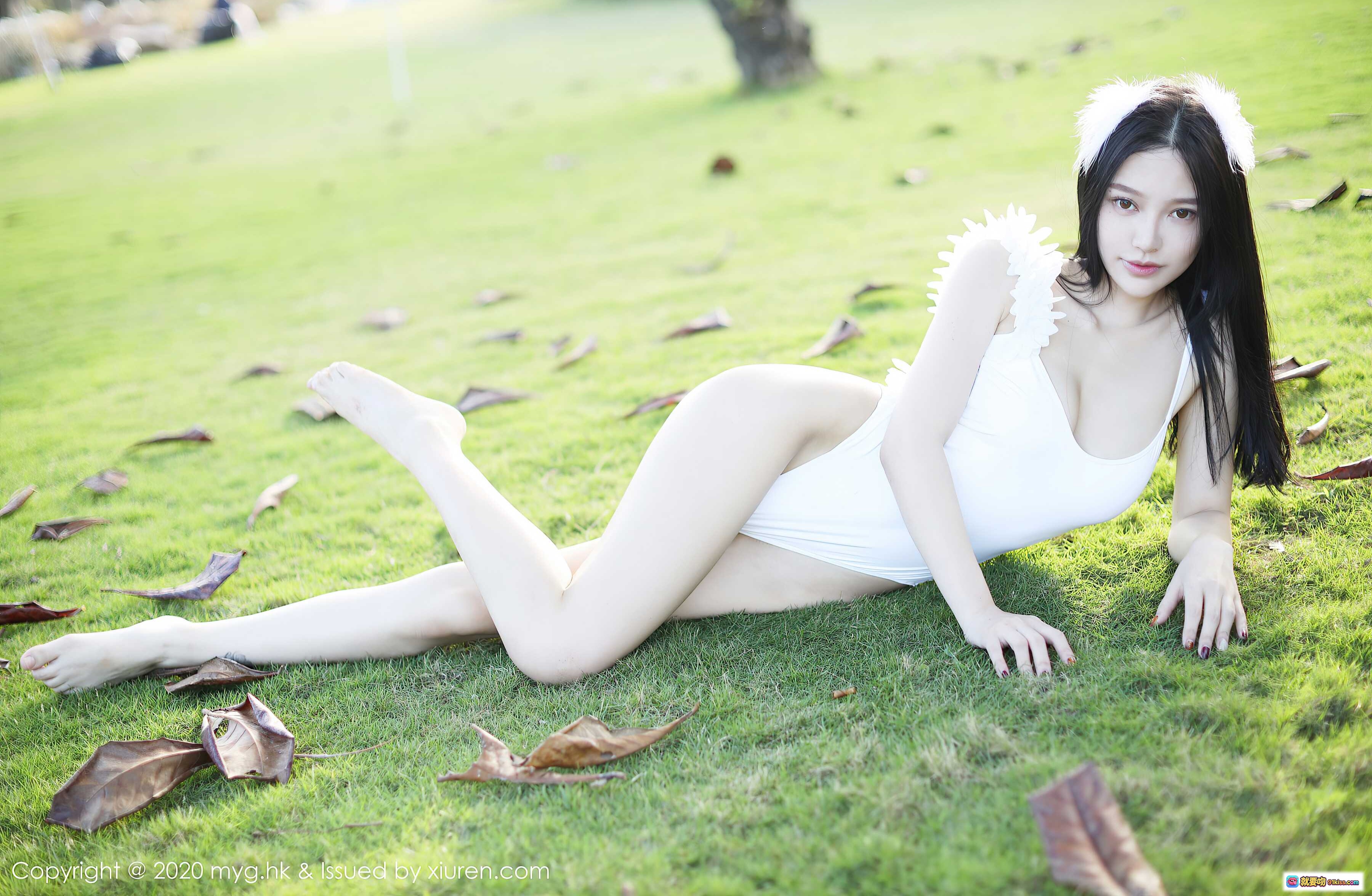 图片[2] - 唐琪儿白裙天使写真｜MyGirl美媛馆2020.11.30 VOL.463｜绿植背景清新性感私房照 - 就要吻