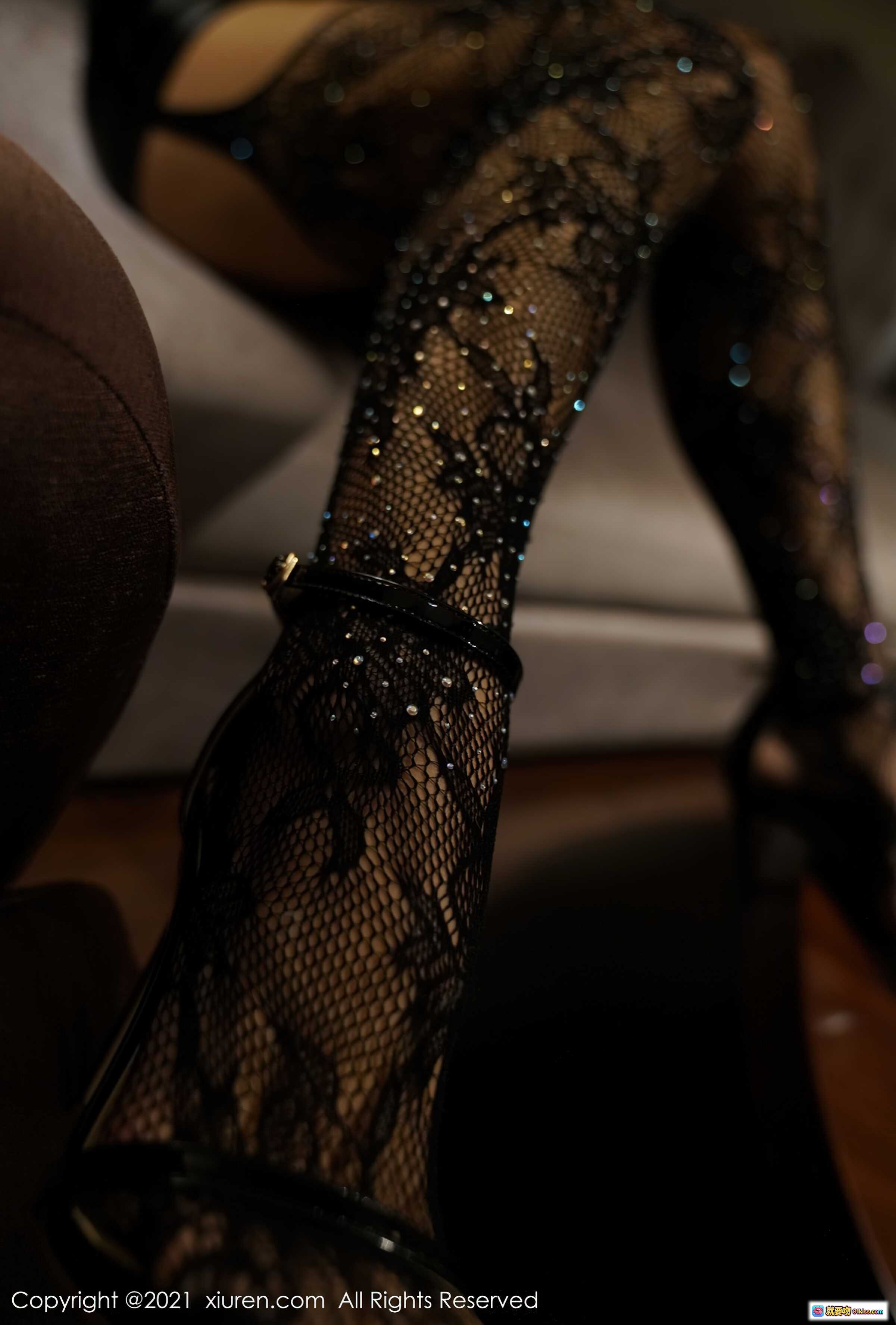 图片[3] - 蓝夏Akasha黑丝蕾丝内衣写真 | 优雅跪姿美腿高跟鞋 | XiuRen秀人网2021.08.11 No.3785 - 就要吻