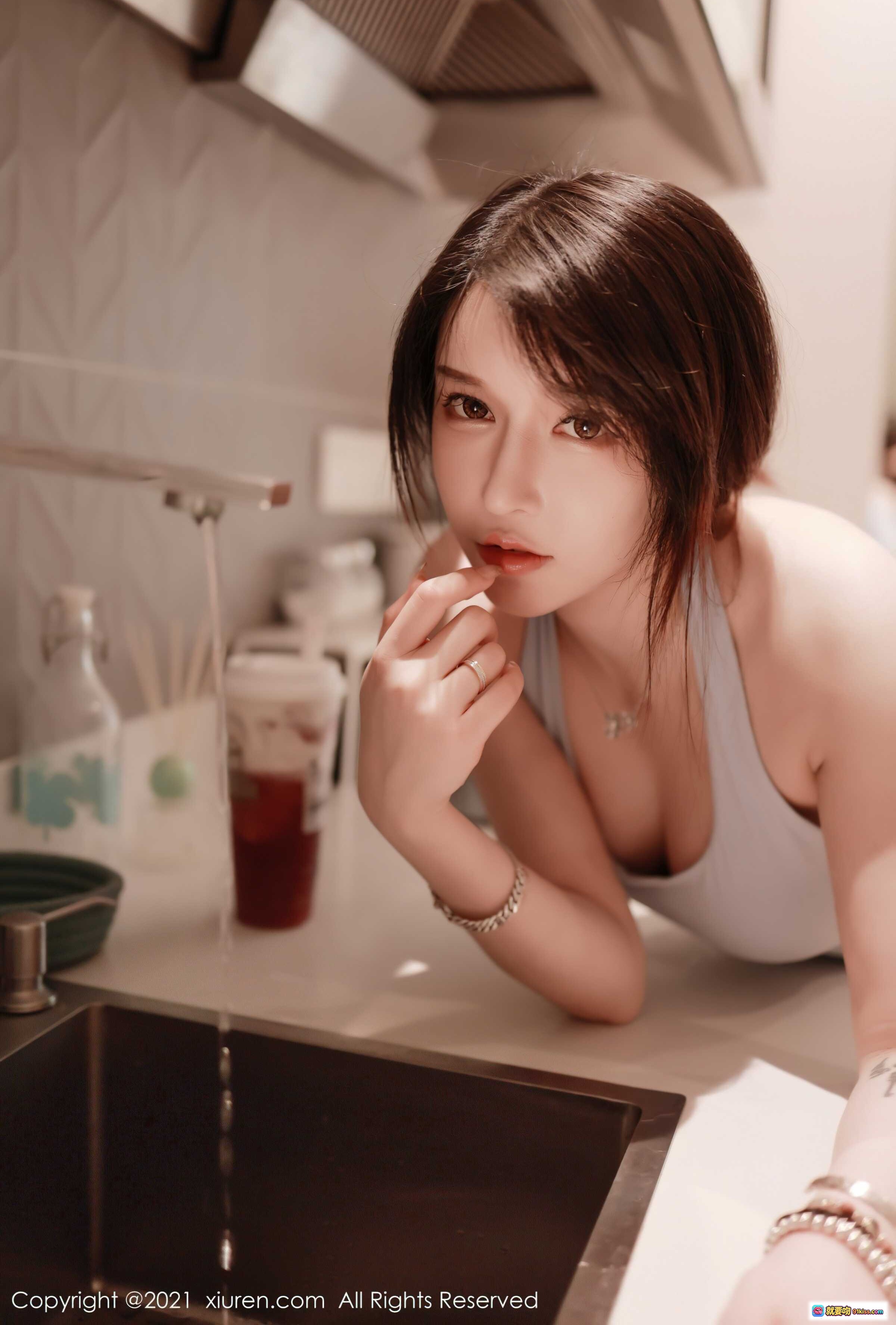 图片[6] - 玉兔miki厨房写真 | 秀人网No.3706 | 甜美短发少女 | 珍珠手链搭配 | 清新居家风 | 2021年7月高清图集 - 就要吻