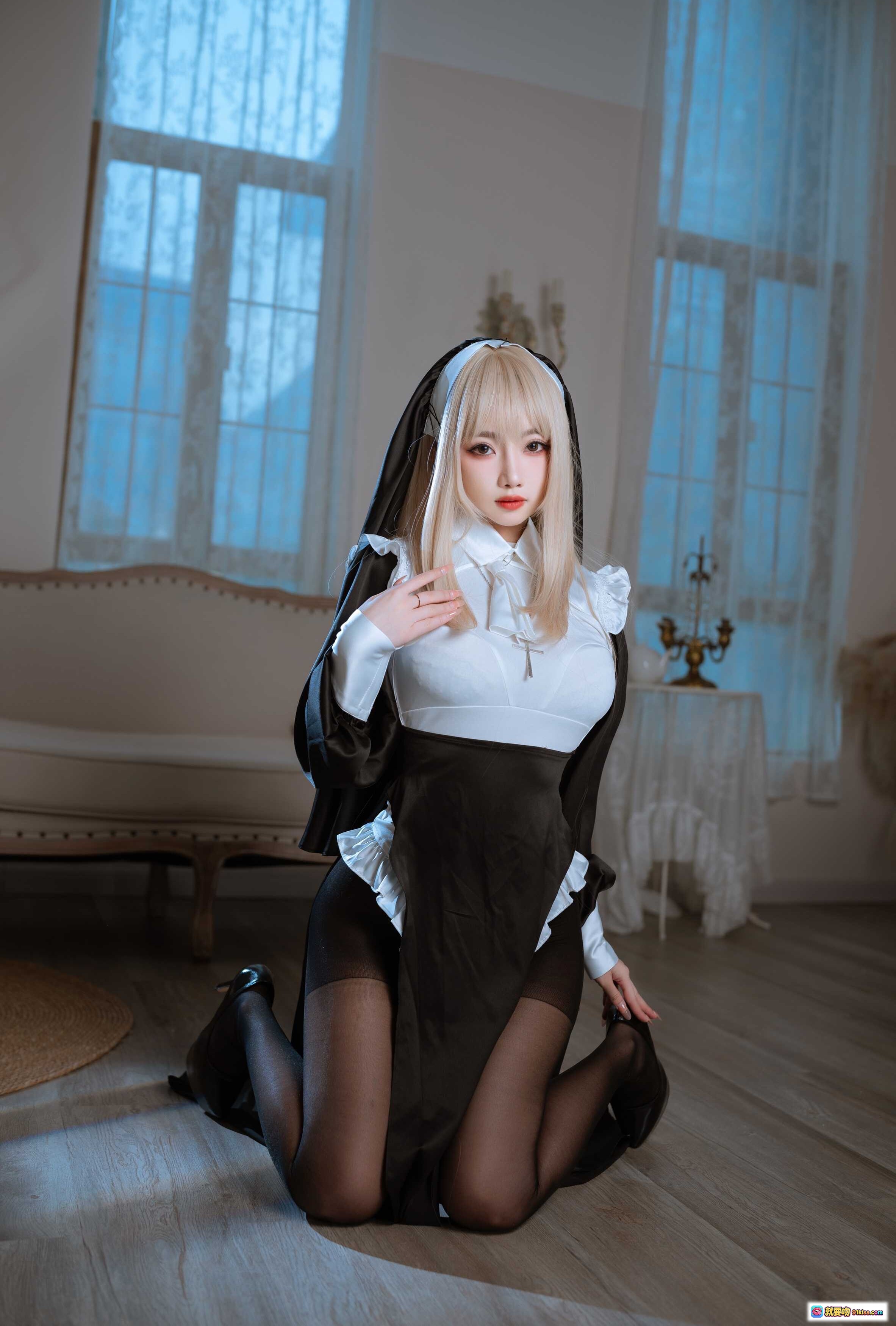 图片[5] - 鬼畜瑶NO.046修女写真 47P高清黑丝高跟美腿室内复古风优雅性感私房照 - 就要吻
