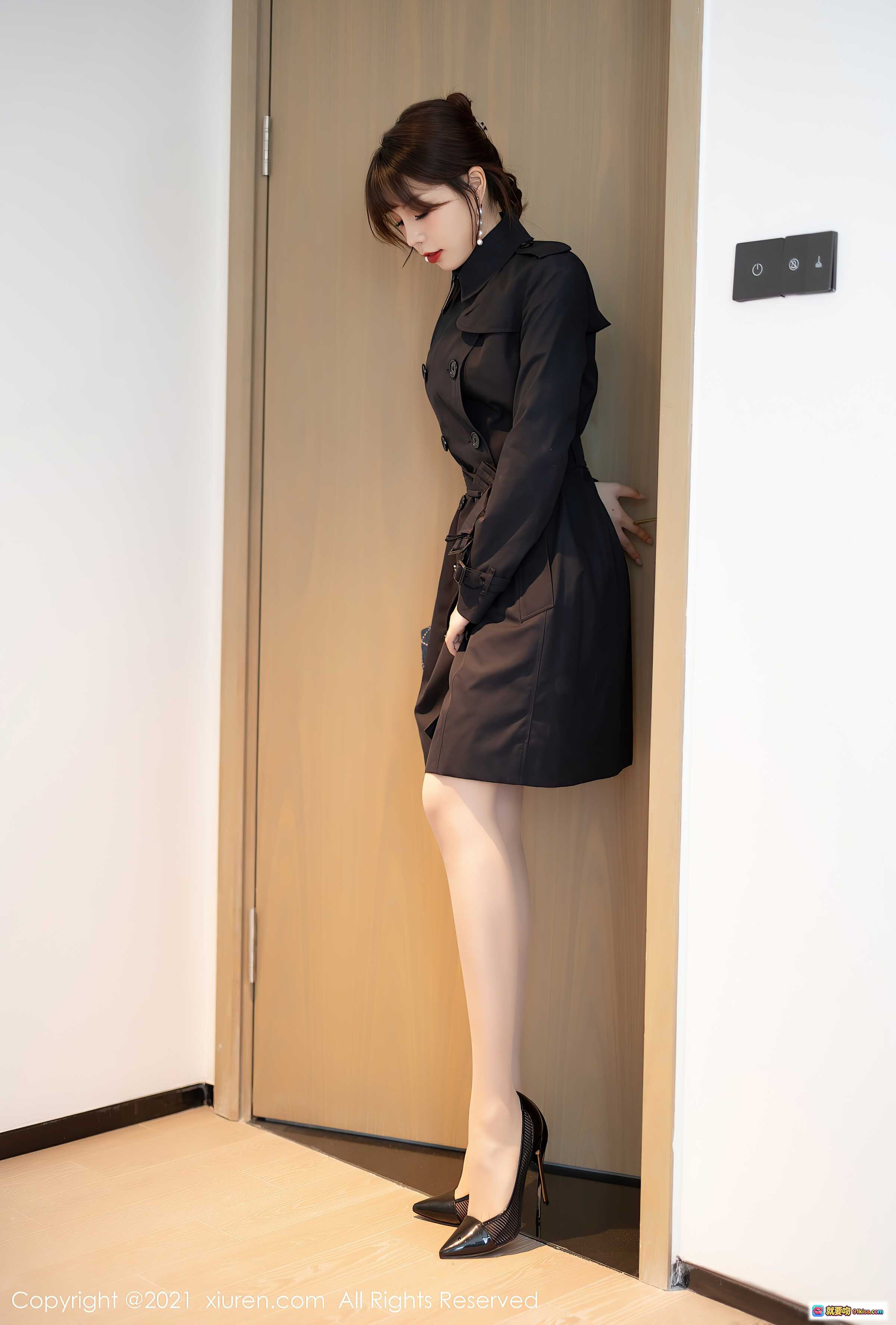 图片[8] - 芝芝Booty黑裙高跟美腿走廊写真 | XiuRen秀人网2021.05.17 No.3422优雅气质穿搭摄影 - 就要吻