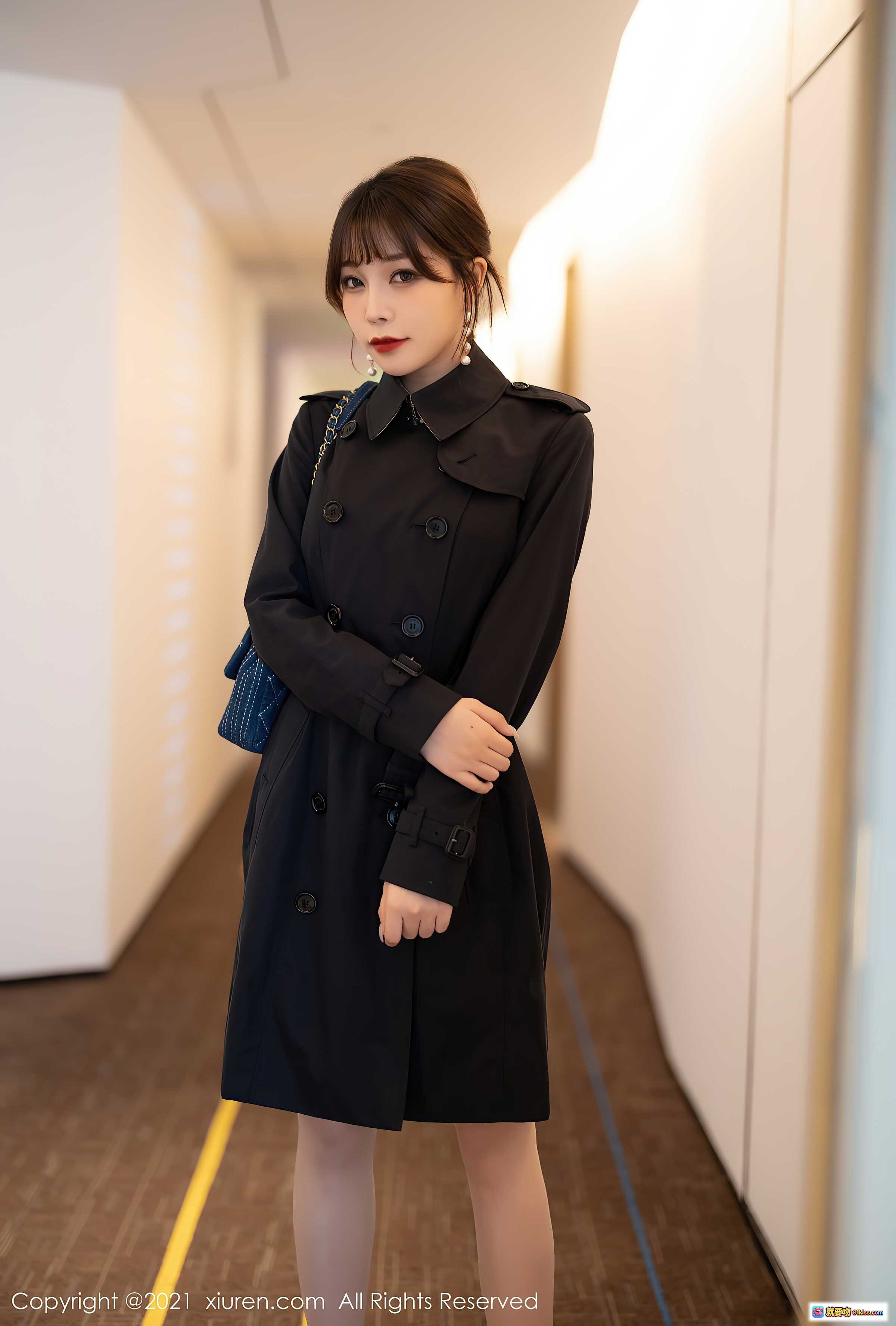 图片[4] - 芝芝Booty黑裙高跟美腿走廊写真 | XiuRen秀人网2021.05.17 No.3422优雅气质穿搭摄影 - 就要吻