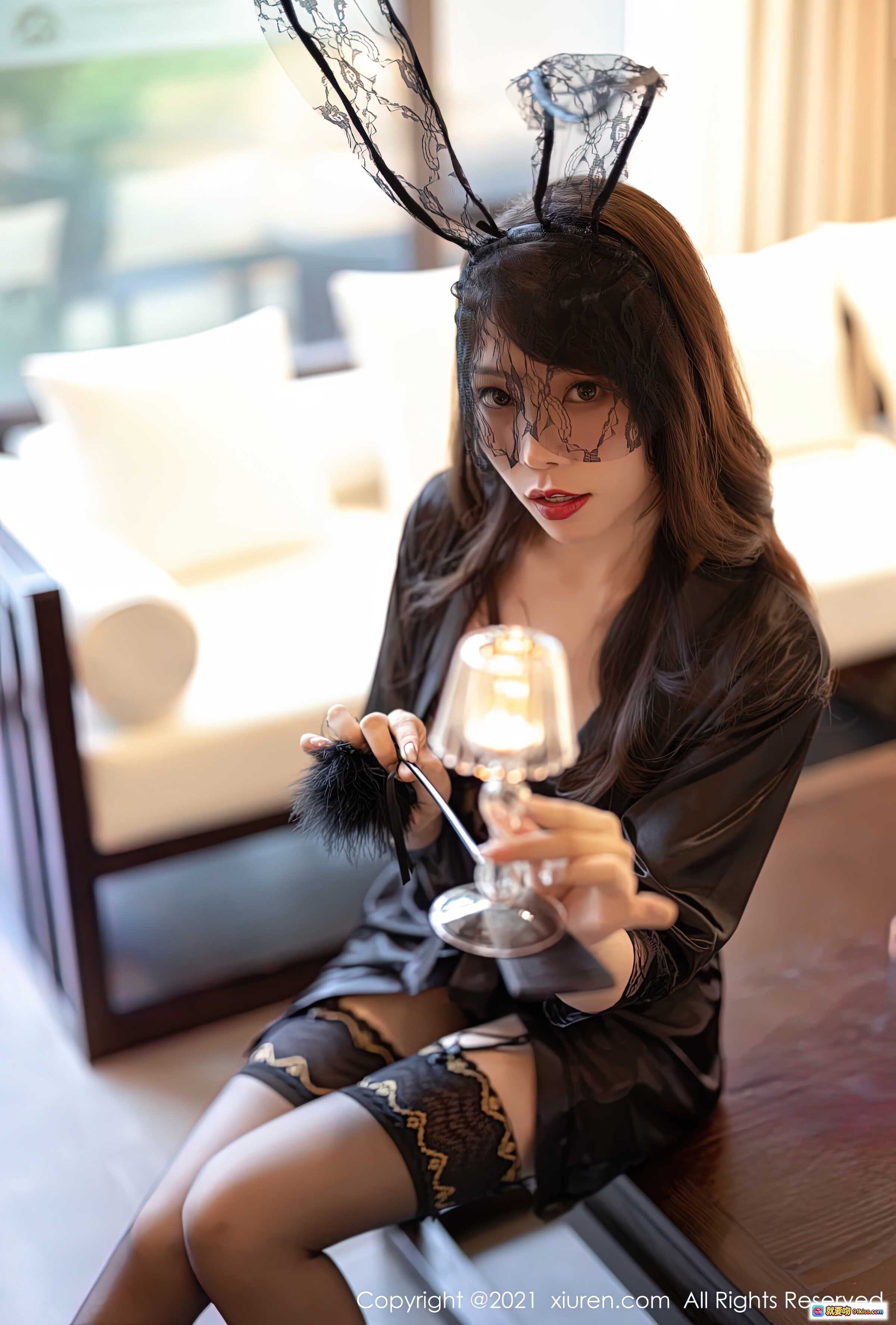 图片[1] - 芝芝Booty兔女郎黑丝诱惑写真 | 蕾丝兔耳面具+透视睡衣+美腿特写 | XiuRen秀人网No.3685高清图集 - 就要吻