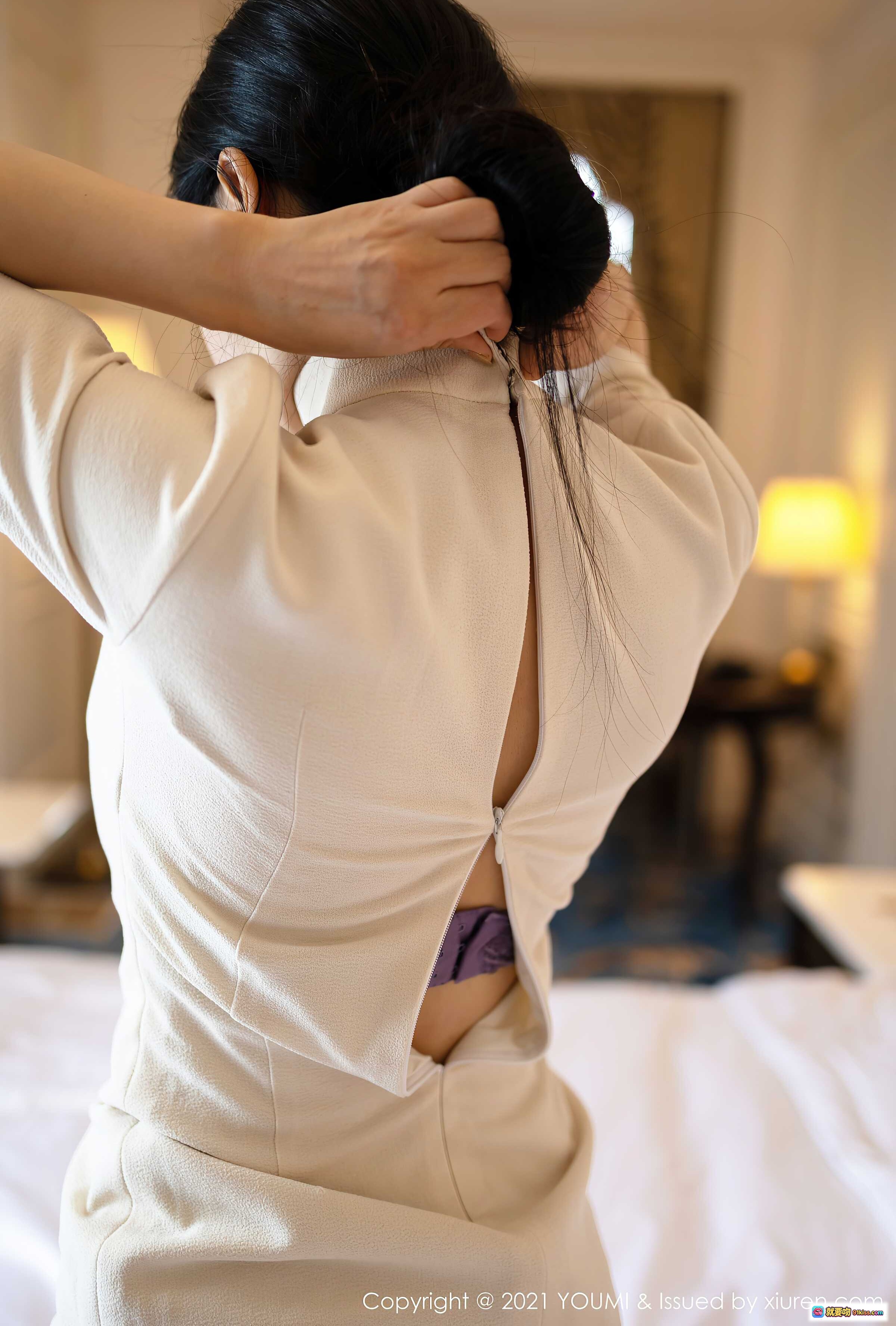 图片[4] - 允爾酒店走廊背影写真｜白色连衣裙高跟鞋拖行李箱｜优雅女性旅行风｜YOUMI Vol.603 2021.02.19 - 就要吻