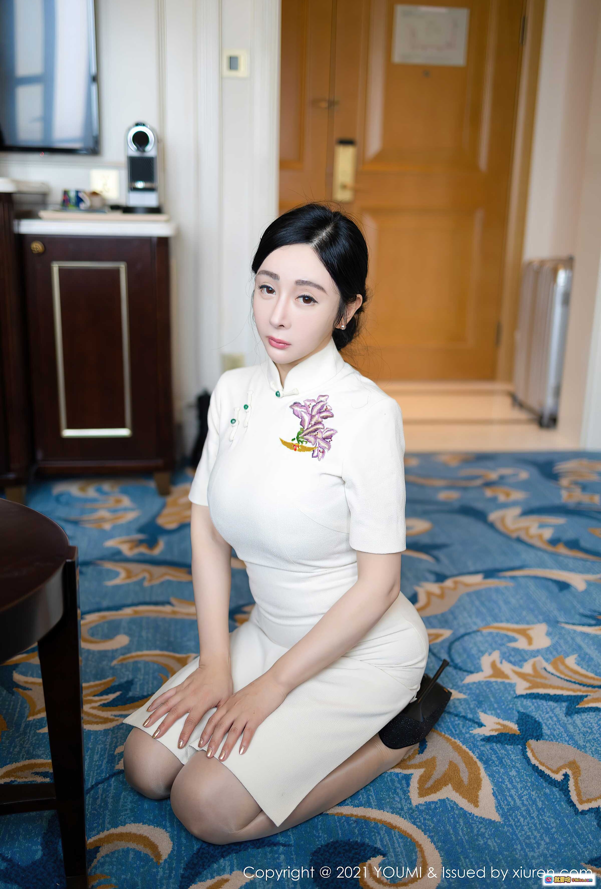 图片[7] - 允爾酒店走廊背影写真｜白色连衣裙高跟鞋拖行李箱｜优雅女性旅行风｜YOUMI Vol.603 2021.02.19 - 就要吻