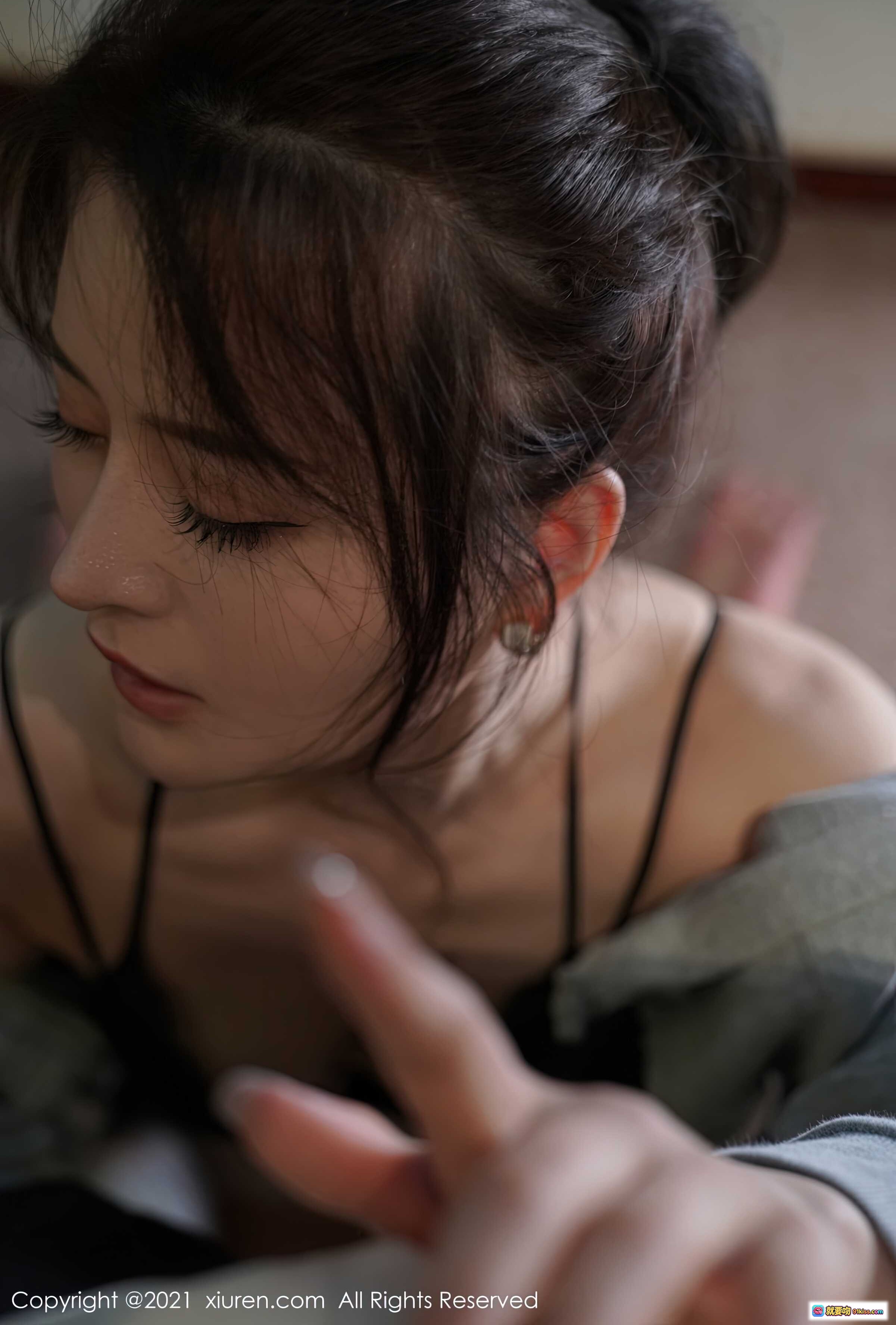 图片[7] - XiuRen秀人网2021.06.08 No.3516 璀灿 黑色蕾丝内衣 灰色上衣 俯拍美臀 超清写真 54图362M - 就要吻