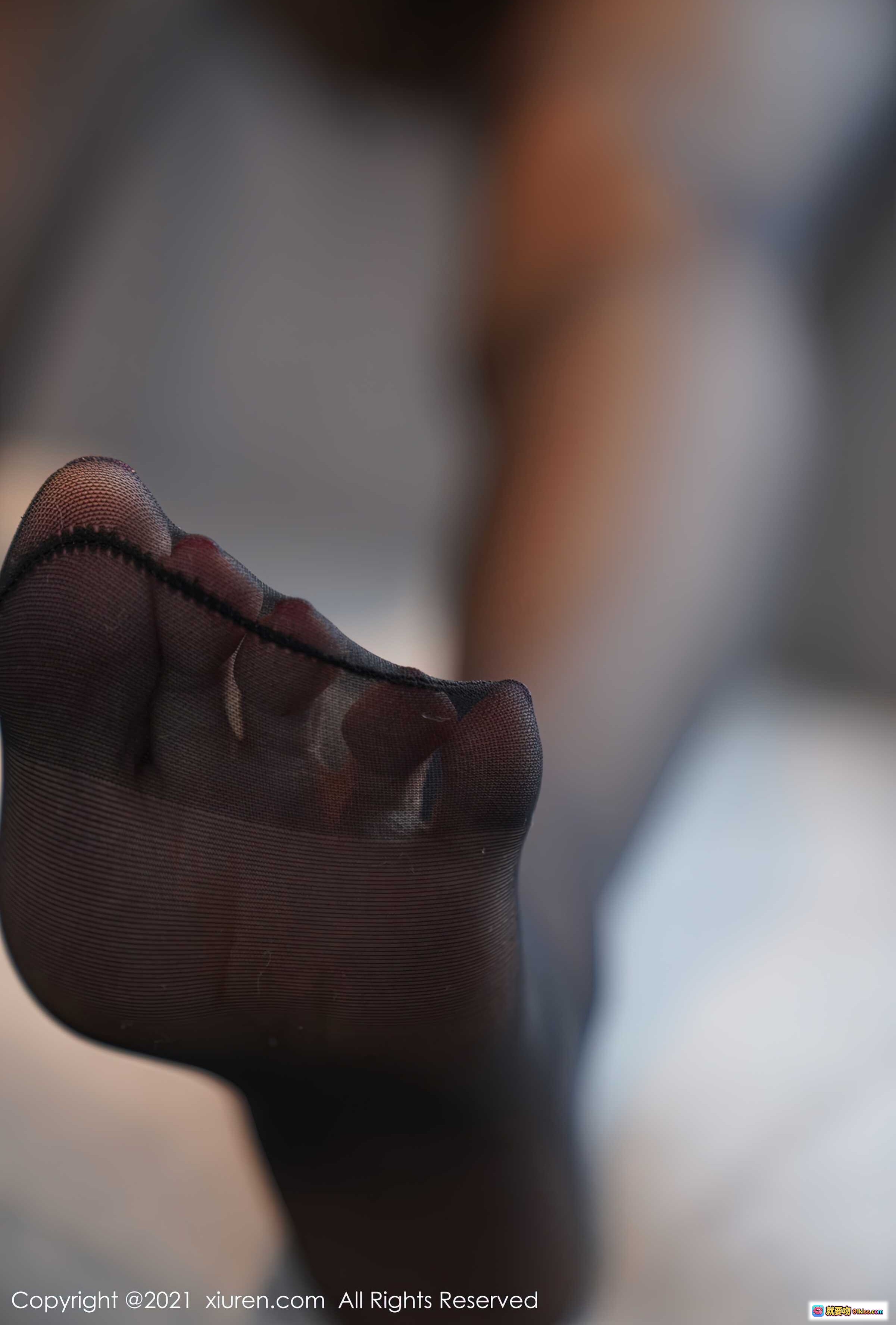 图片[6] - 田冰冰优雅指路2601-2626房间号 修长美手红甲特写 暖光室内场景 XiuRen秀人网No.3672高清写真 - 就要吻