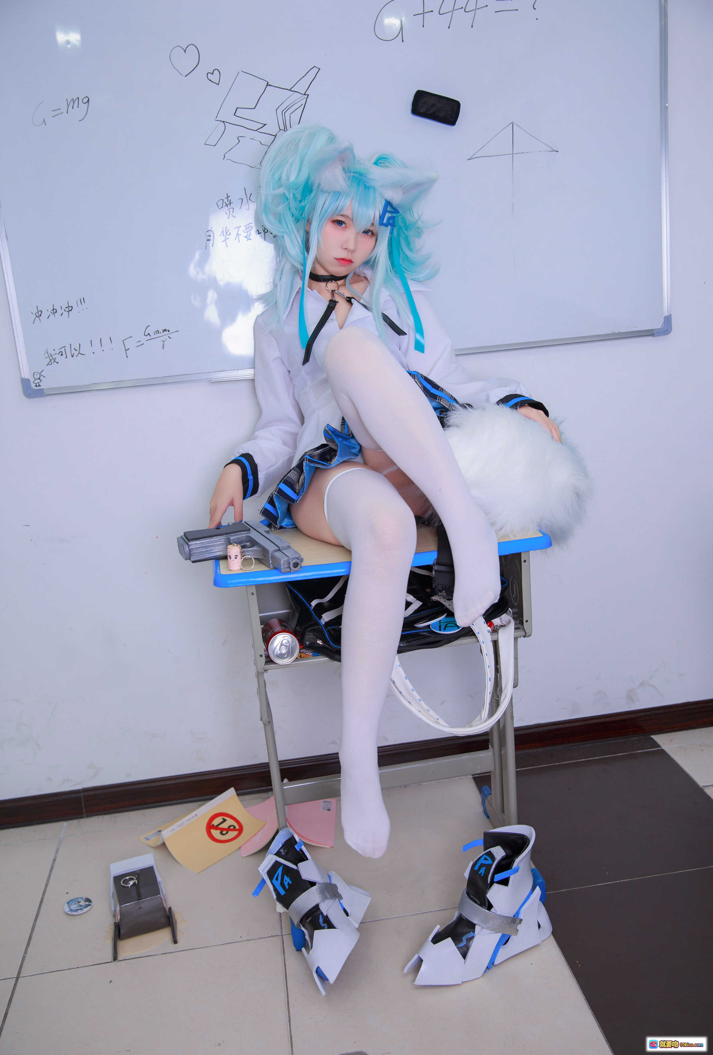 图片[4] - 少女前线PA15校服cosplay G44不会受伤 NO.044 蓝发猫耳少女读书写真 33P高清图包 - 就要吻