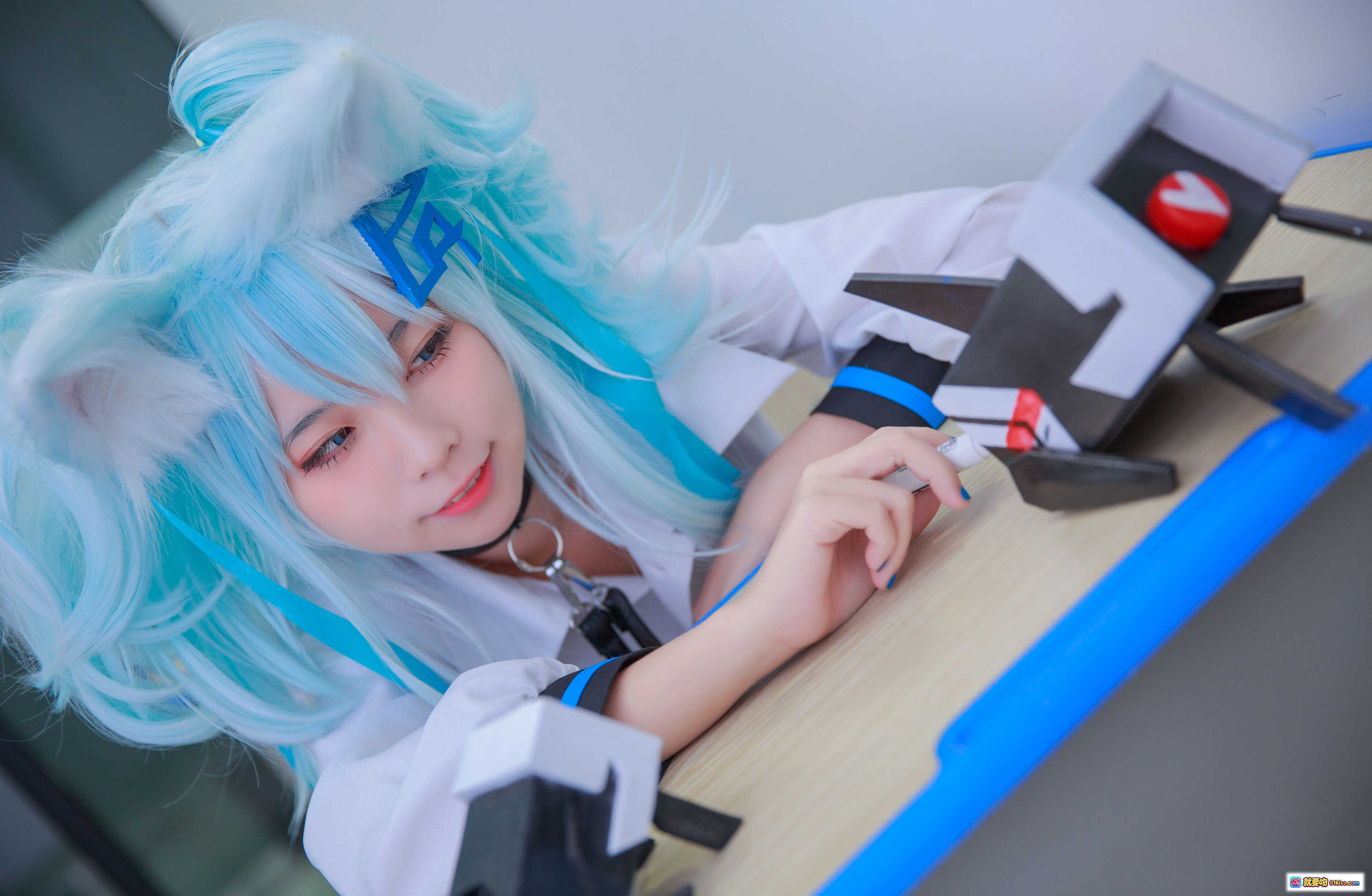 图片[2] - 少女前线PA15校服cosplay G44不会受伤 NO.044 蓝发猫耳少女读书写真 33P高清图包 - 就要吻