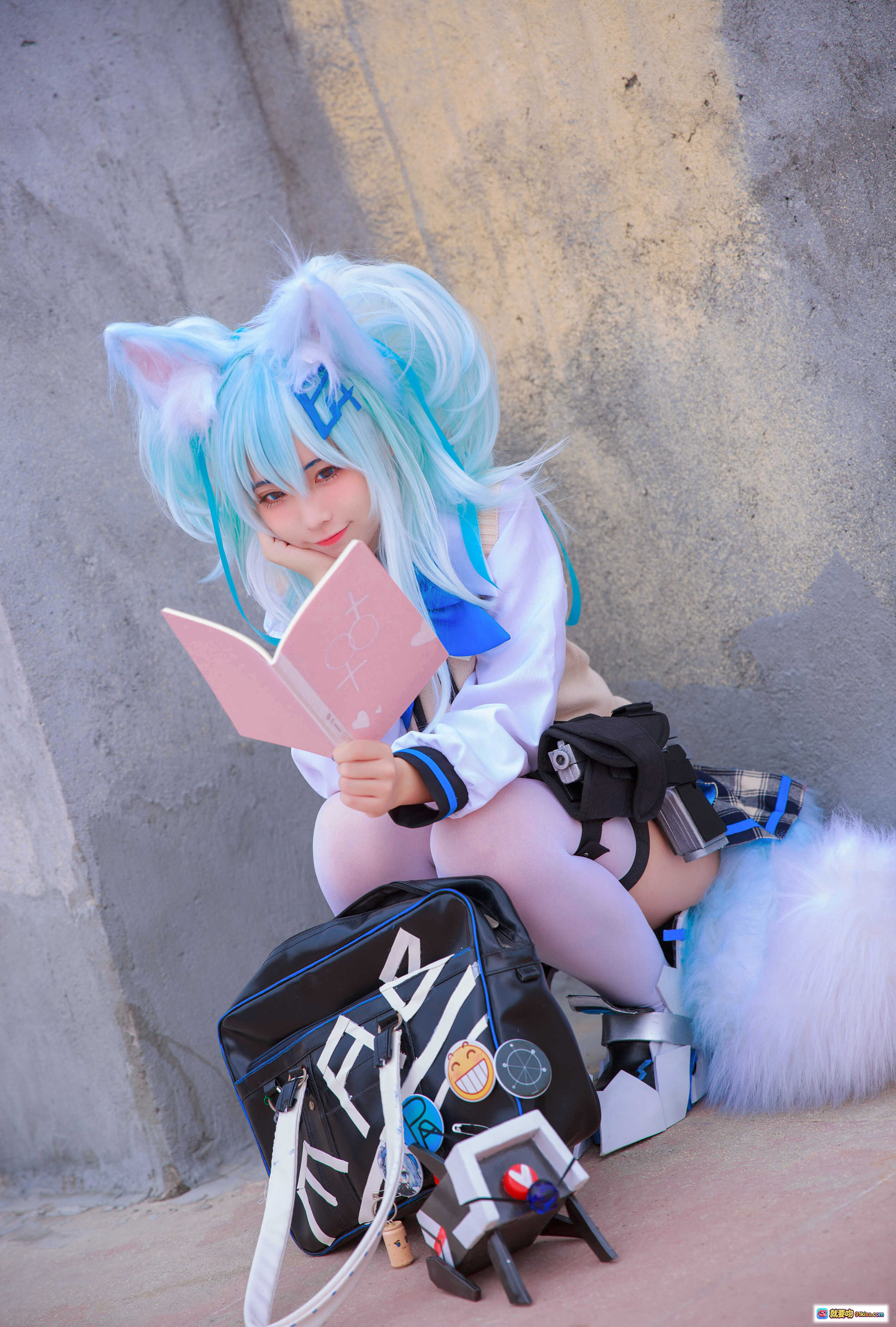 图片[1] - 少女前线PA15校服cosplay G44不会受伤 NO.044 蓝发猫耳少女读书写真 33P高清图包 - 就要吻