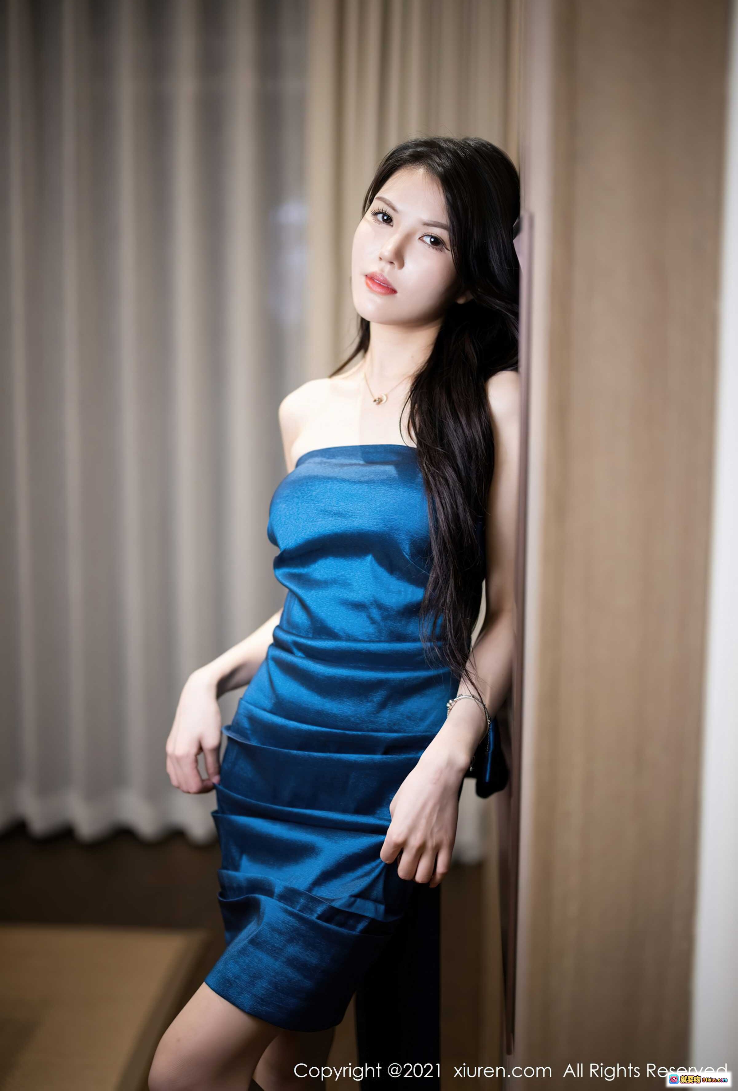 图片[4] - 媛媛酱belle蓝色抹胸短裙写真 | XiuRen秀人网2021.08.25 No.3851优雅性感高清图集 - 就要吻