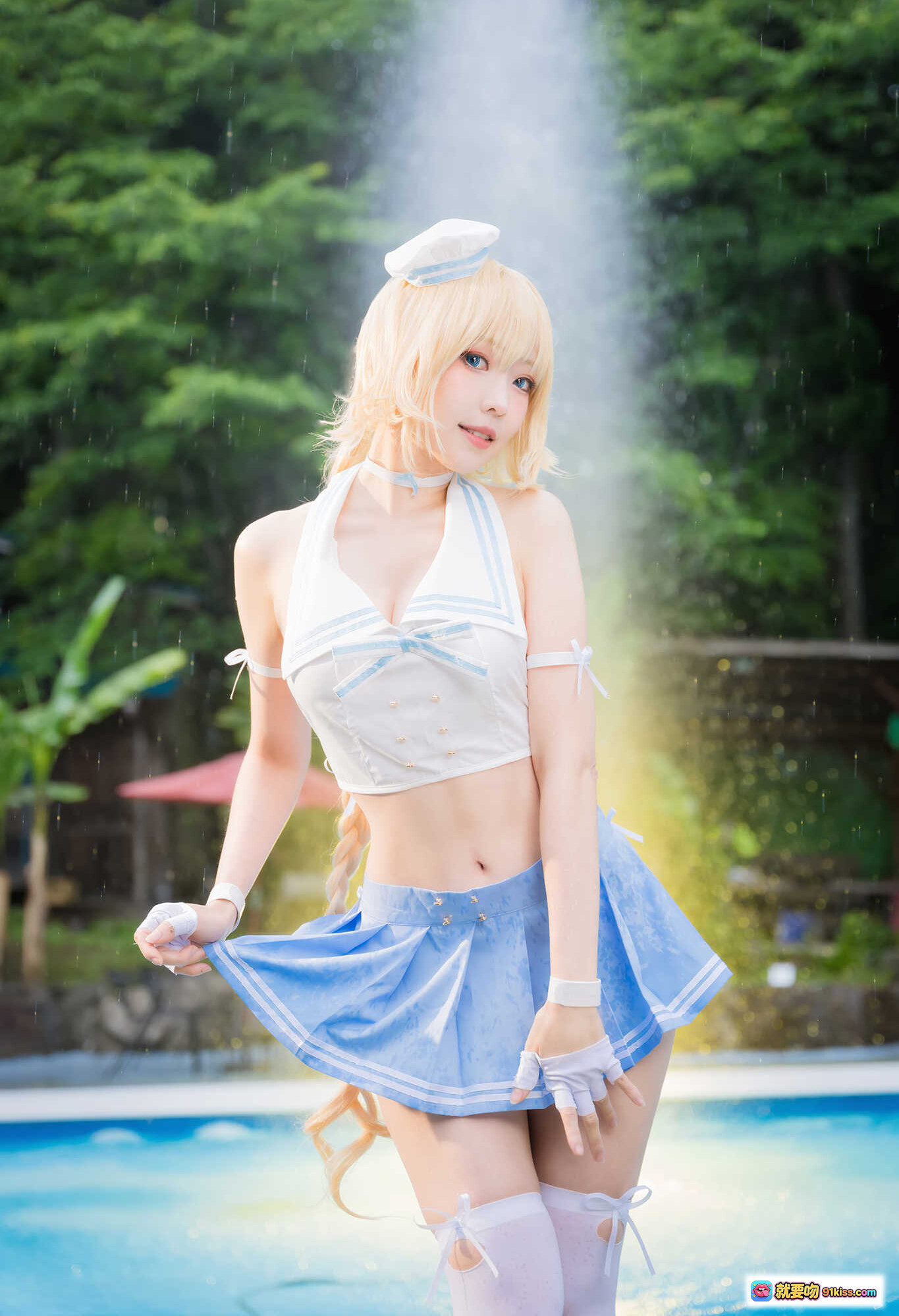 图片[8] - ElyEE子NO.069圣女贞德cosplay泳池写真 金发双马尾 白蓝系服装 水花飞溅自然光户外拍摄 22P高清图集 - 就要吻
