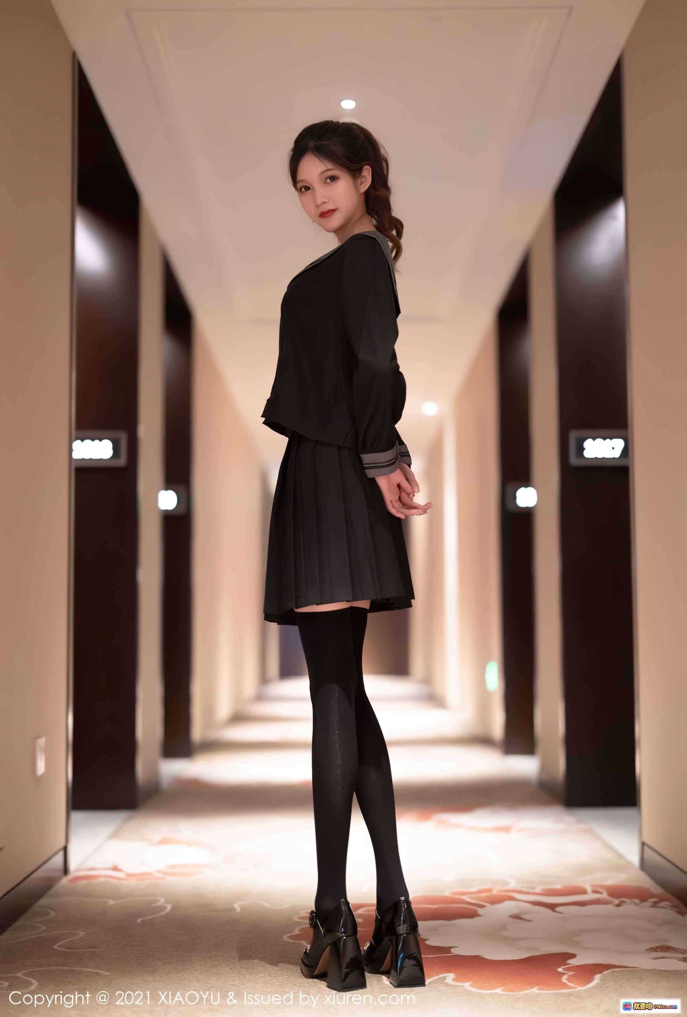 图片[4] - 程程程黑裙水手服过膝袜高跟鞋写真 | XIAOYU Vol.591 2021.08.12 优雅走廊拍摄 - 就要吻