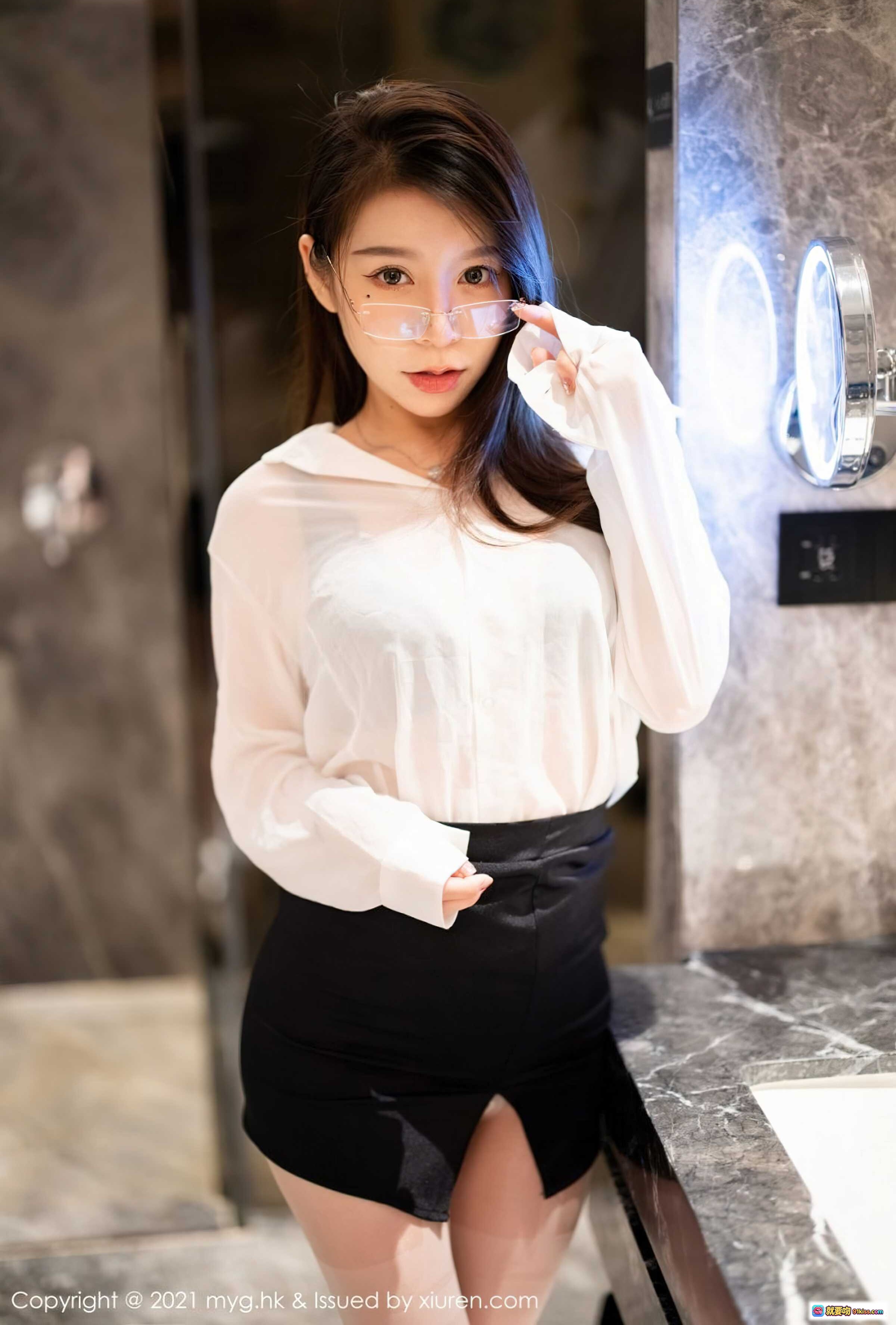 图片[2] - MyGirl美媛馆2021.09.06 Vol.589 vetiver嘉宝贝儿 白衬衫黑短裙职场风写真 优雅性感高清图集 - 就要吻