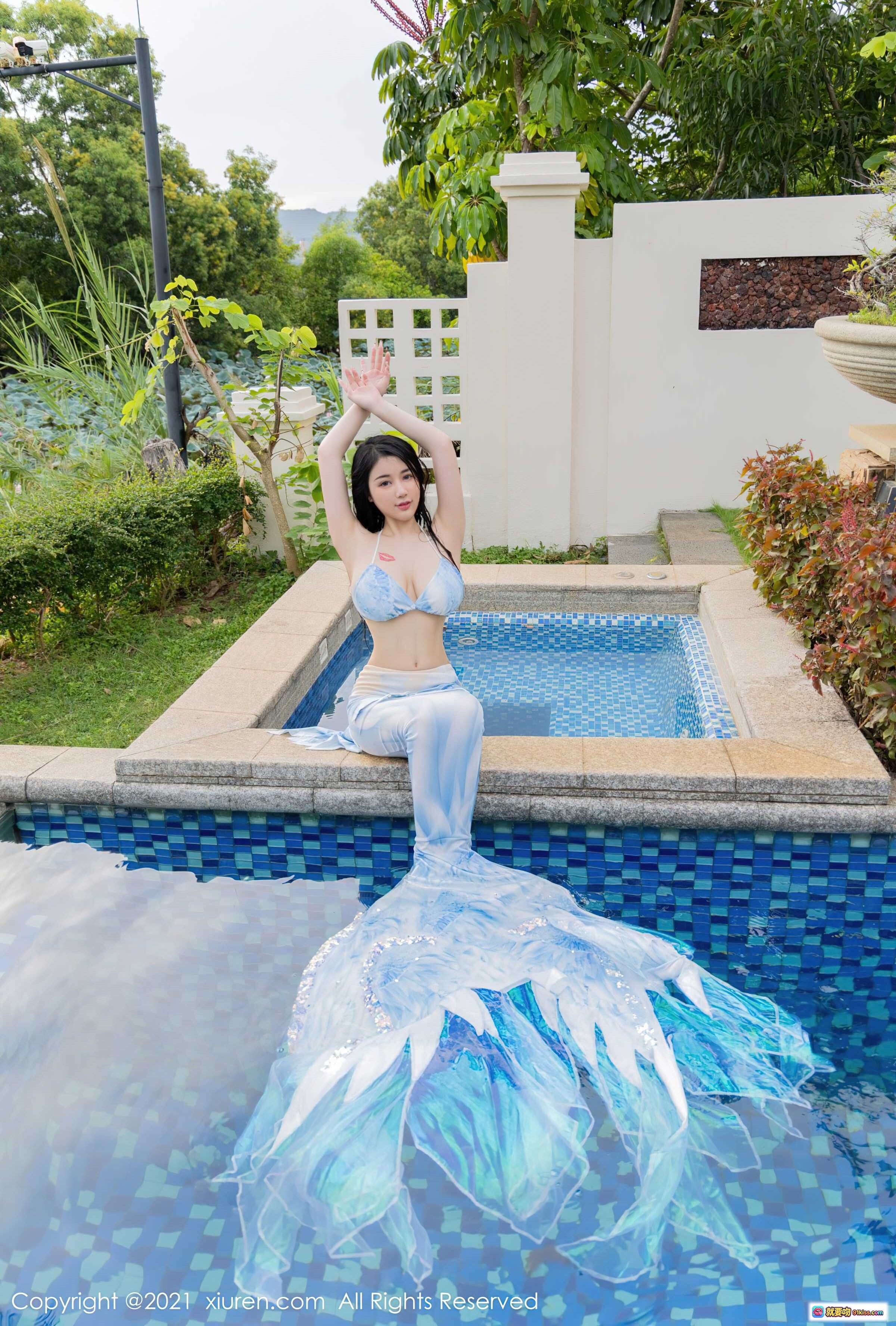 图片[10] - 美七Mia泳池写真｜蓝色比基尼+飘逸纱裙｜花园绿植环绕｜清新自然风｜XiuRen秀人网2021.08.25 No.3849 - 就要吻