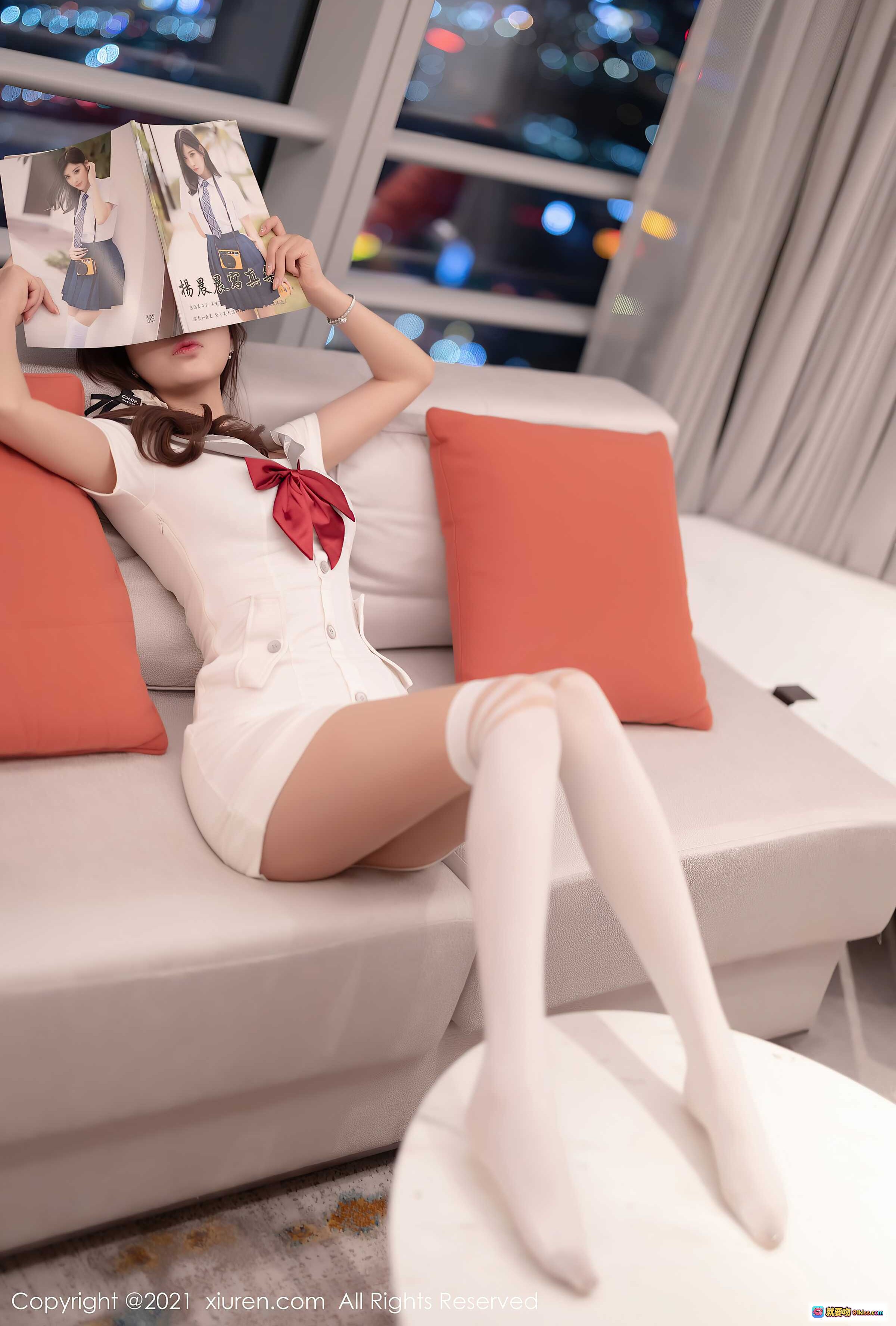 图片[2] - 杨晨晨Yome白丝袜写真 | XiuRen秀人网2021.08.24 No.3844 | 水手服少女居家美腿摄影 - 就要吻