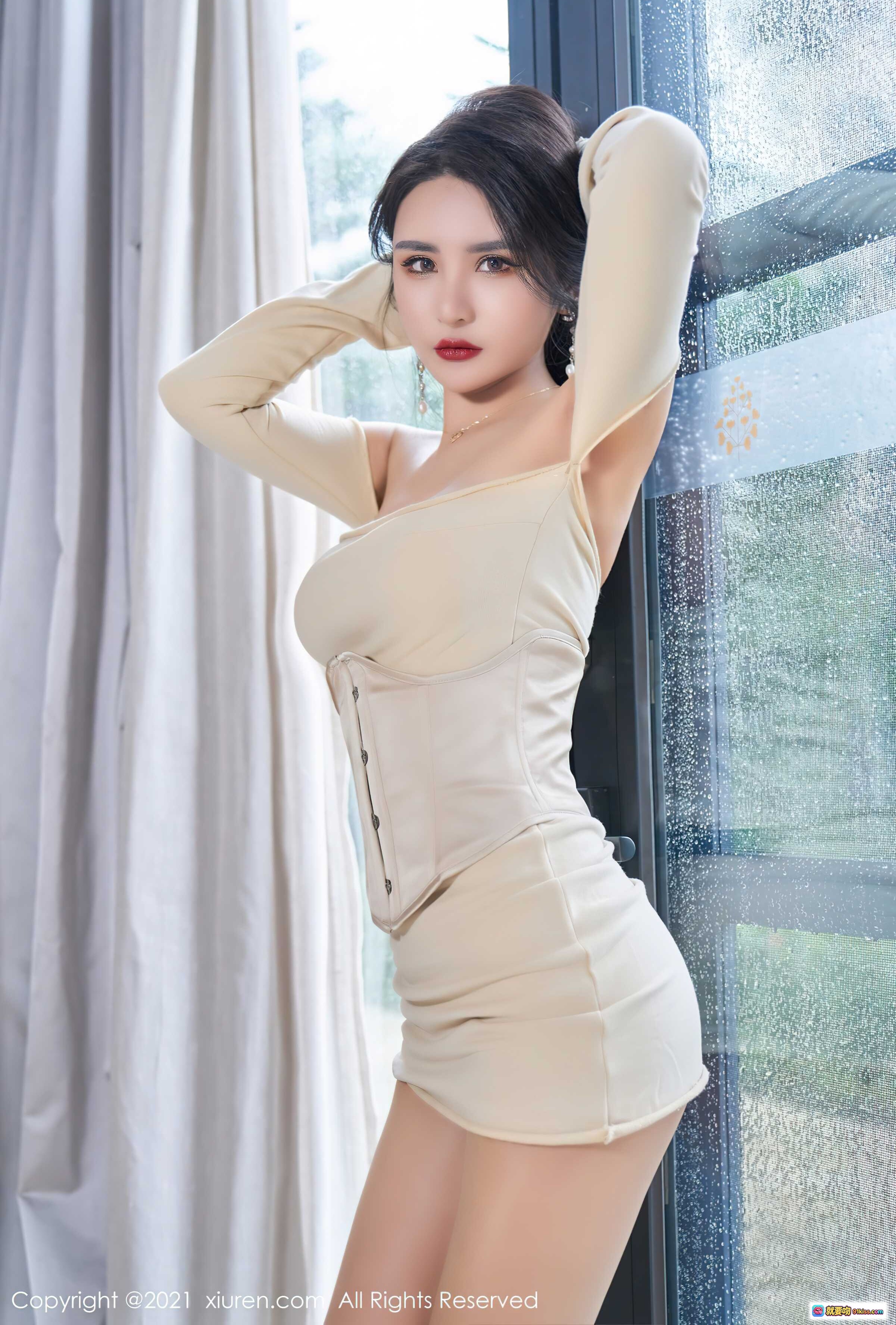 图片[7] - Emily尹菲优雅写真｜米色露肩短裙+长手套+高跟美腿｜室内轻奢风私房摄影 - 就要吻