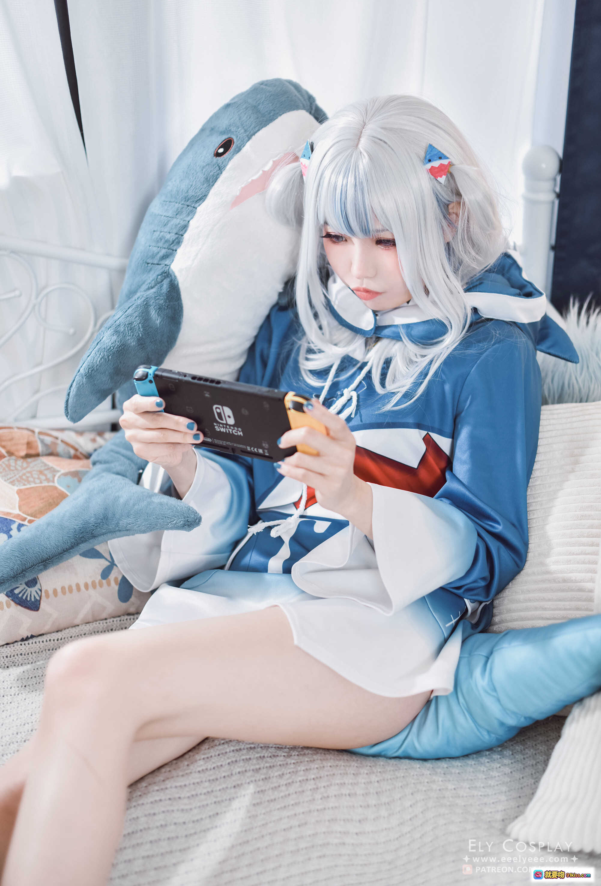 图片[4] - ElyEE子NO.070噶呜·古拉小鲨鲨cosplay蓝发少女抱鲨鱼玩偶萌系写真44P高清图集 - 就要吻