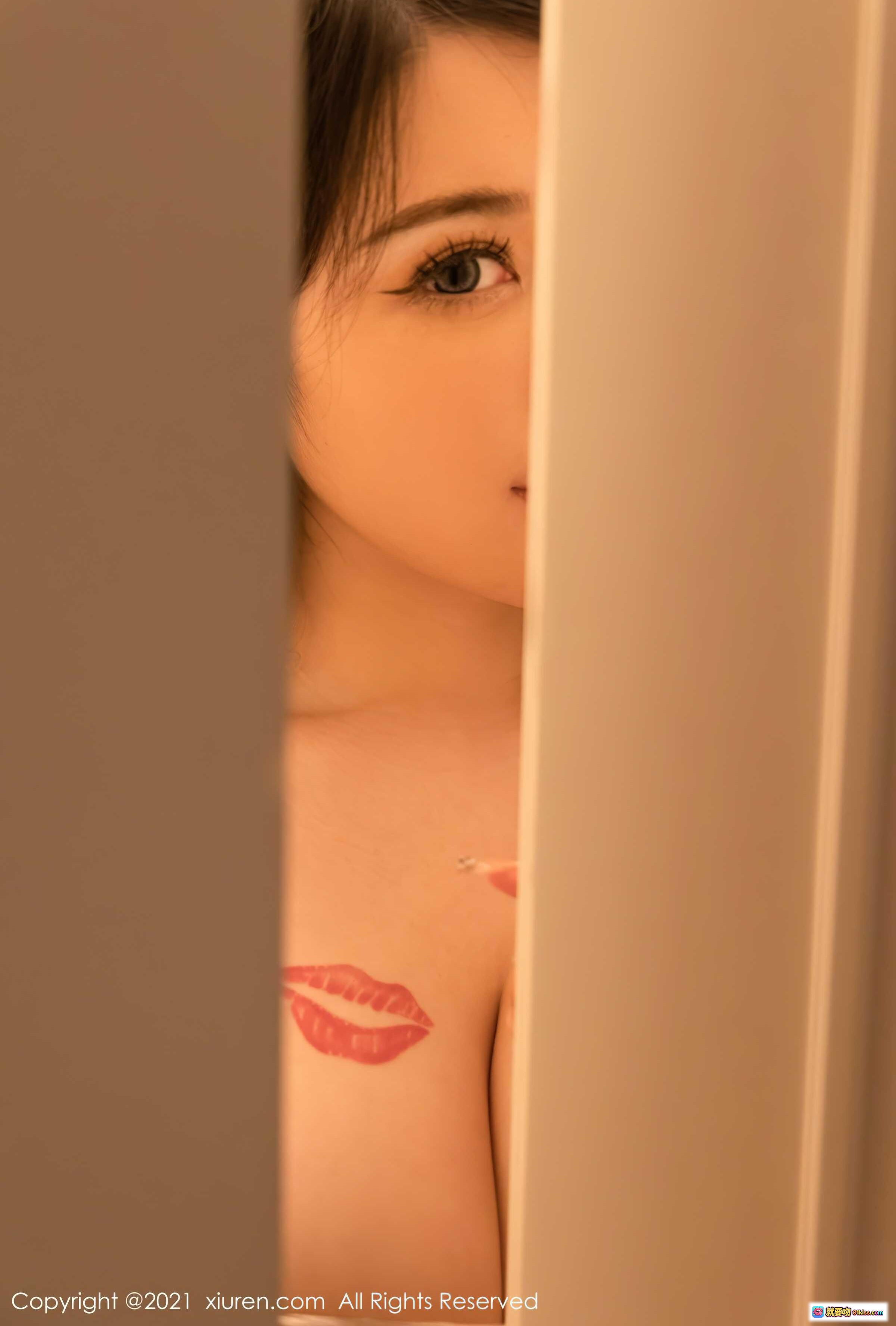 图片[1] - 美七Mia私房写真｜红唇印记性感诱惑｜XiuRen秀人网2021.07.29 No.3735高清图集 - 就要吻