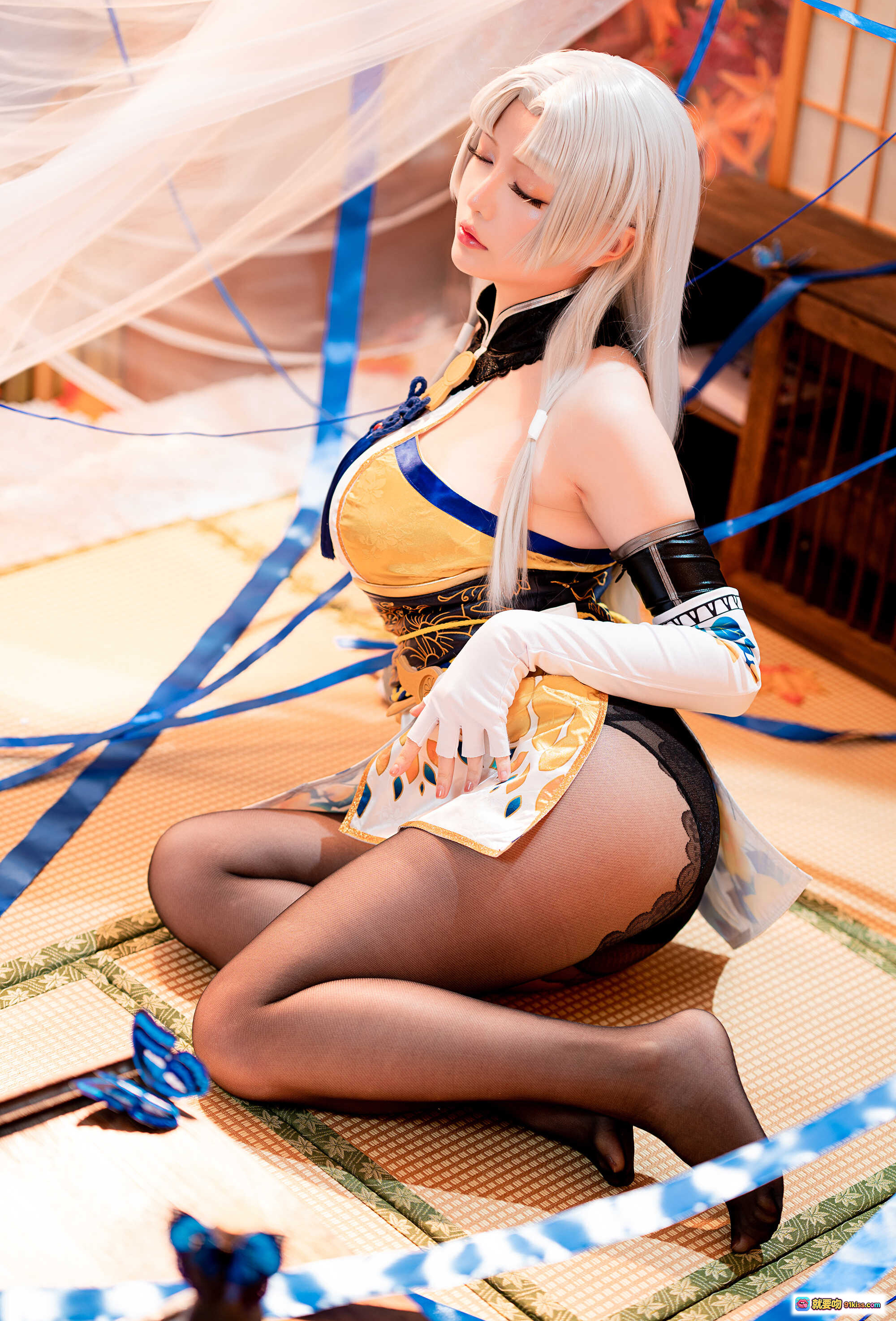 图片[5] - 星之迟迟NO.094胡桃Cosplay写真｜白发蓝丝带和风造型｜黑丝美腿日式榻榻米场景｜54P高清图集 - 就要吻