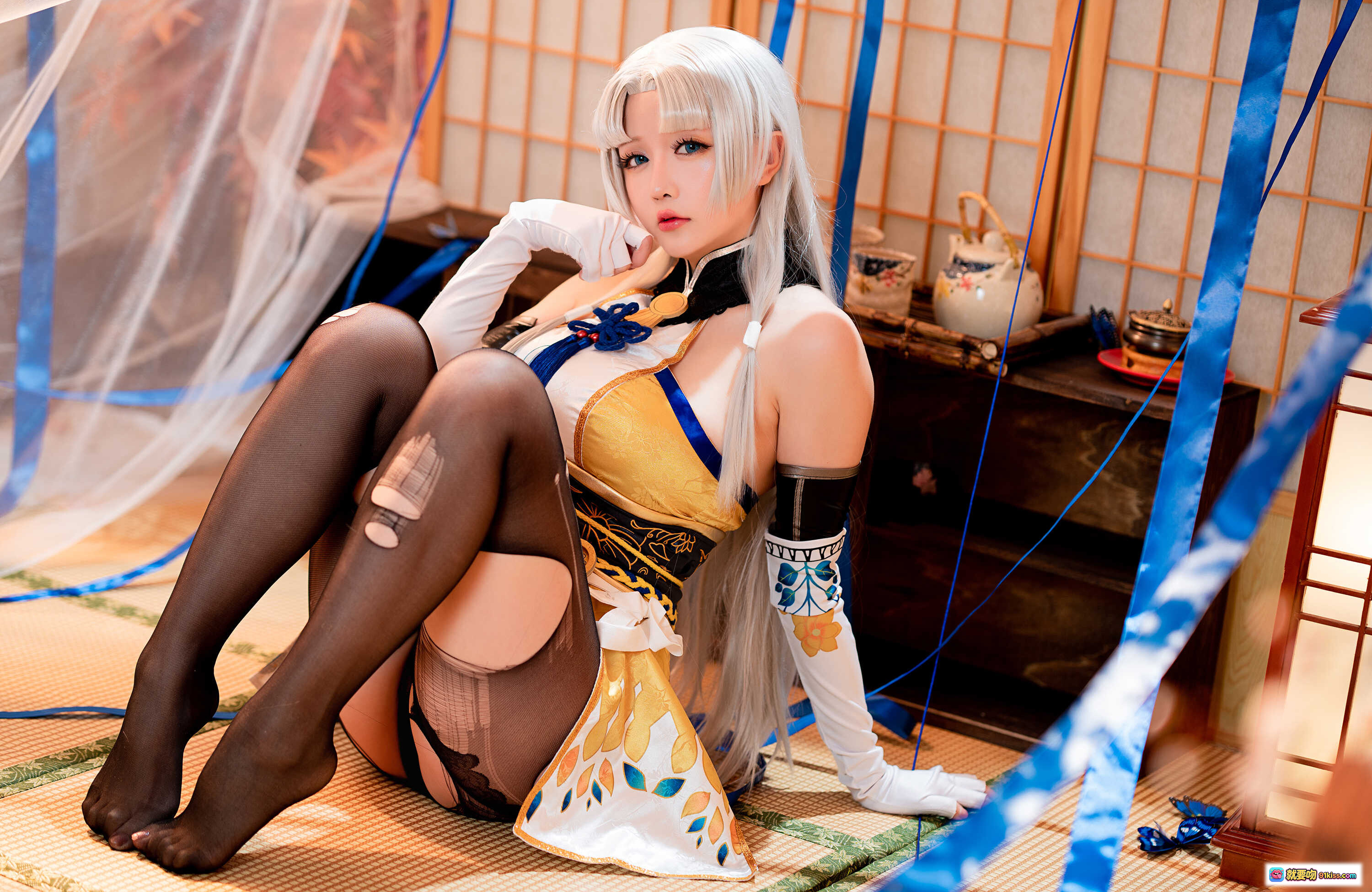 图片[6] - 星之迟迟NO.094胡桃Cosplay写真｜白发蓝丝带和风造型｜黑丝美腿日式榻榻米场景｜54P高清图集 - 就要吻