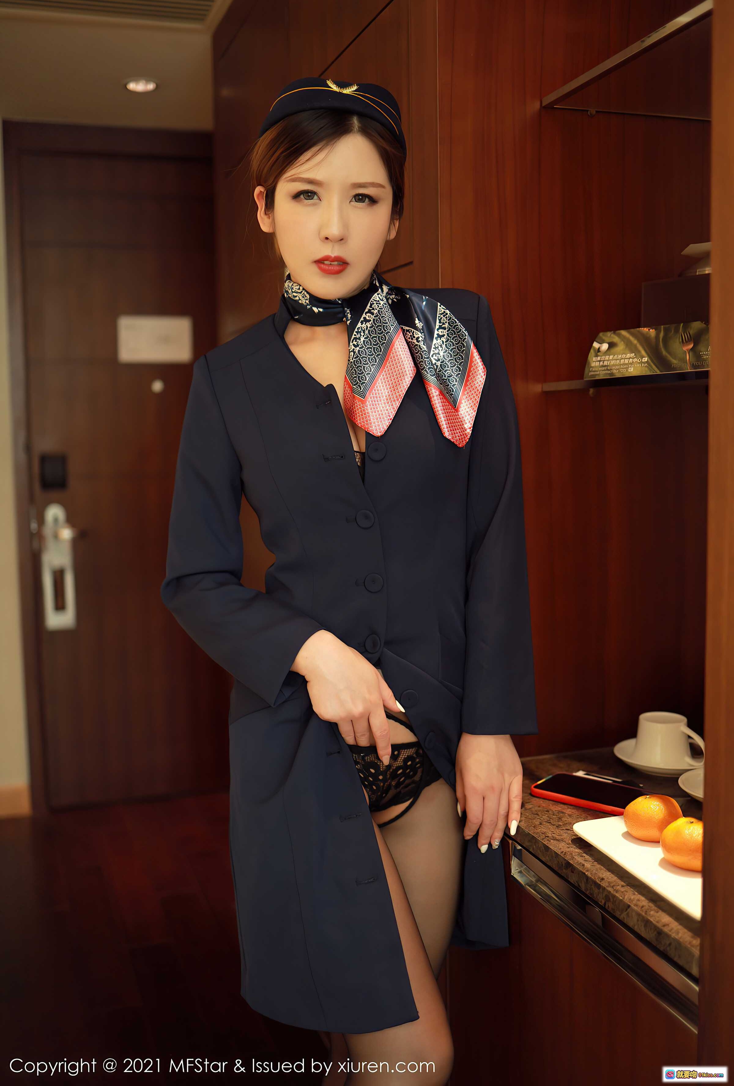 图片[2] - MFStar模范学院VOL.437 Isabelle贵贵空姐制服写真 优雅性感黑丝美腿室内私房摄影 2021年1月精选图集 - 就要吻