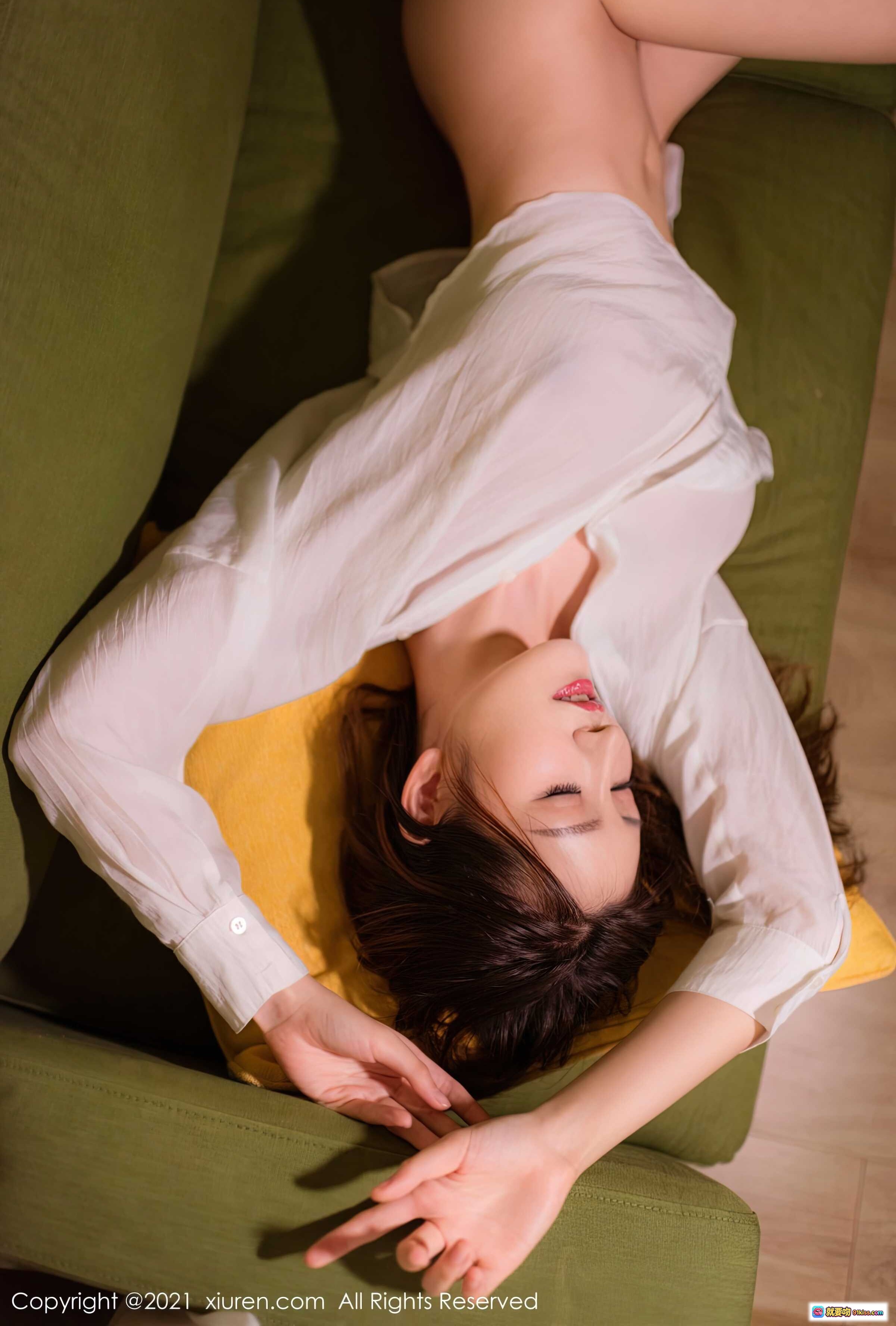 图片[5] - 沈梦瑶性感写真 | 白衬衫诱惑 | 绿沙发慵懒躺姿 | 秀人网2021精选美图 - 就要吻