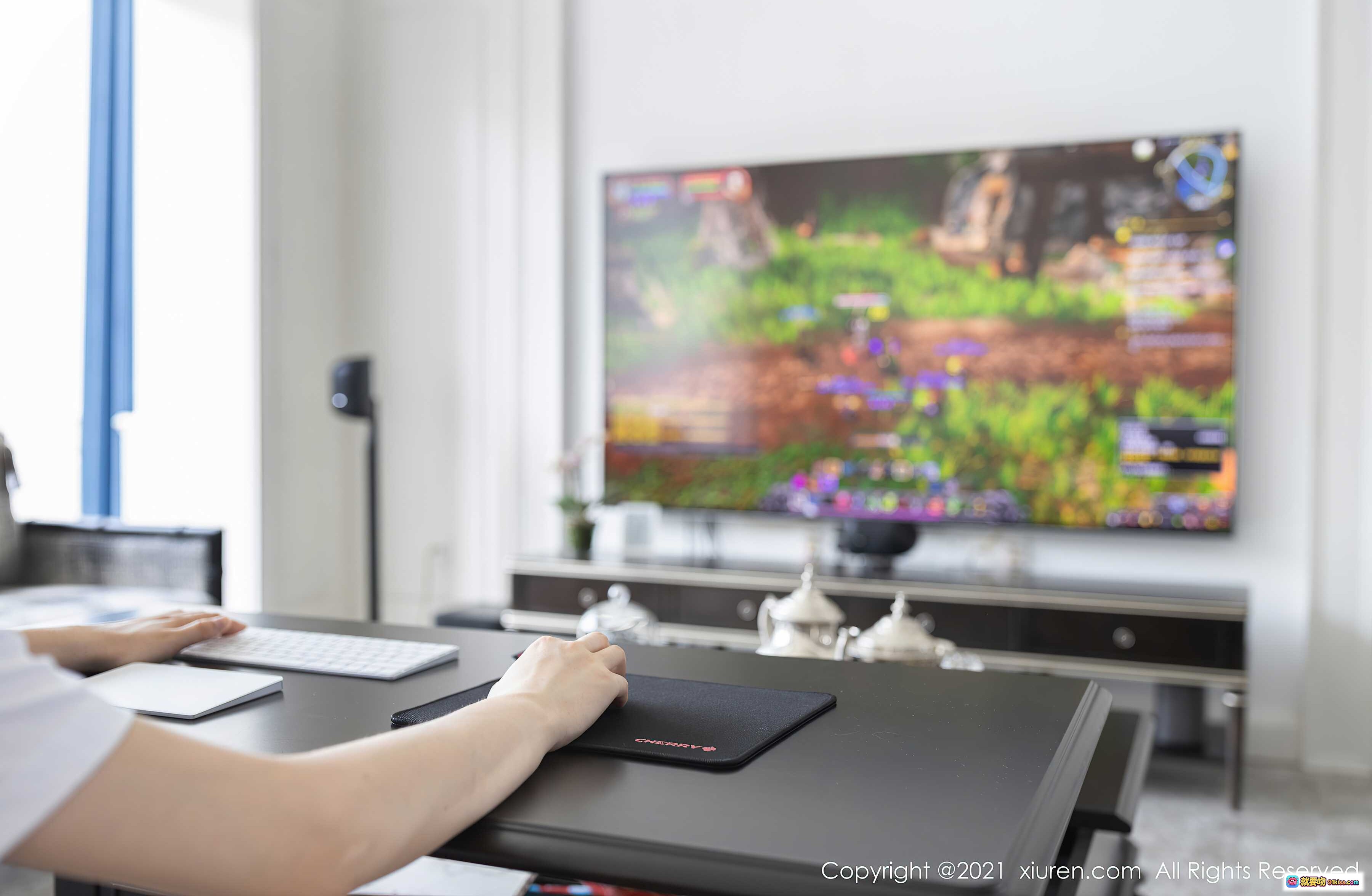 图片[10] - XiuRen秀人网2021.07.09 No.3648 鱼子酱Fish 白床黄格裙性感私房写真 优雅长发美腿诱惑 窗边自然光柔美氛围 - 就要吻