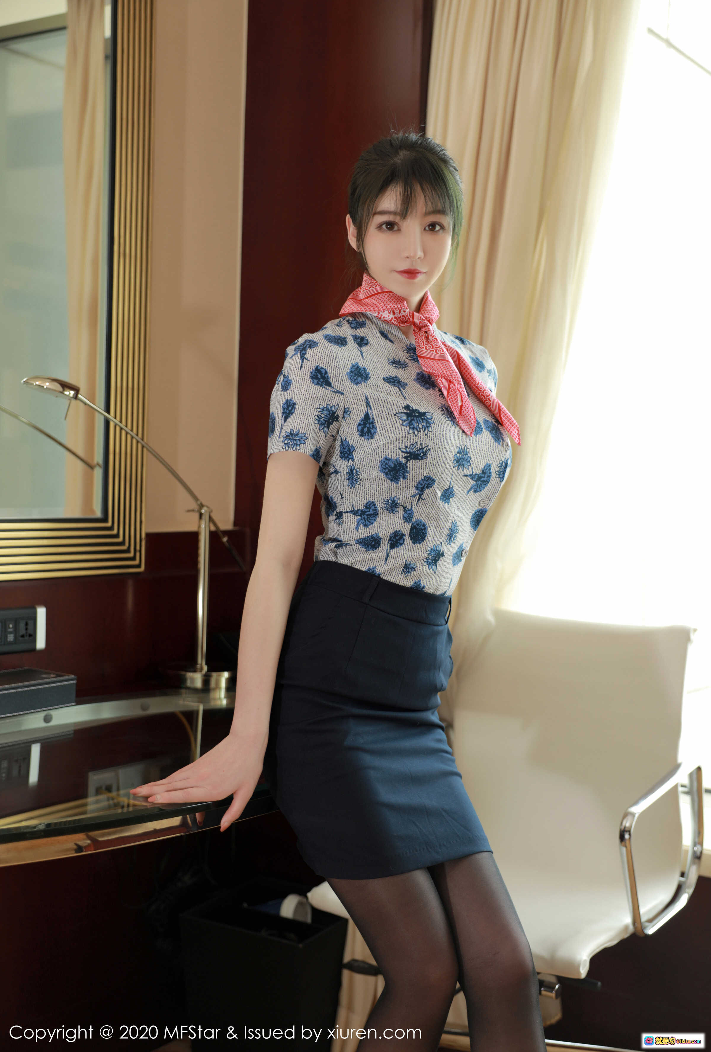 图片[3] - MFStar模范学院yoo优优2020.04.27 VOL.317 空姐制服黑丝高跟职场写真 窗边办公桌优雅姿态 - 就要吻