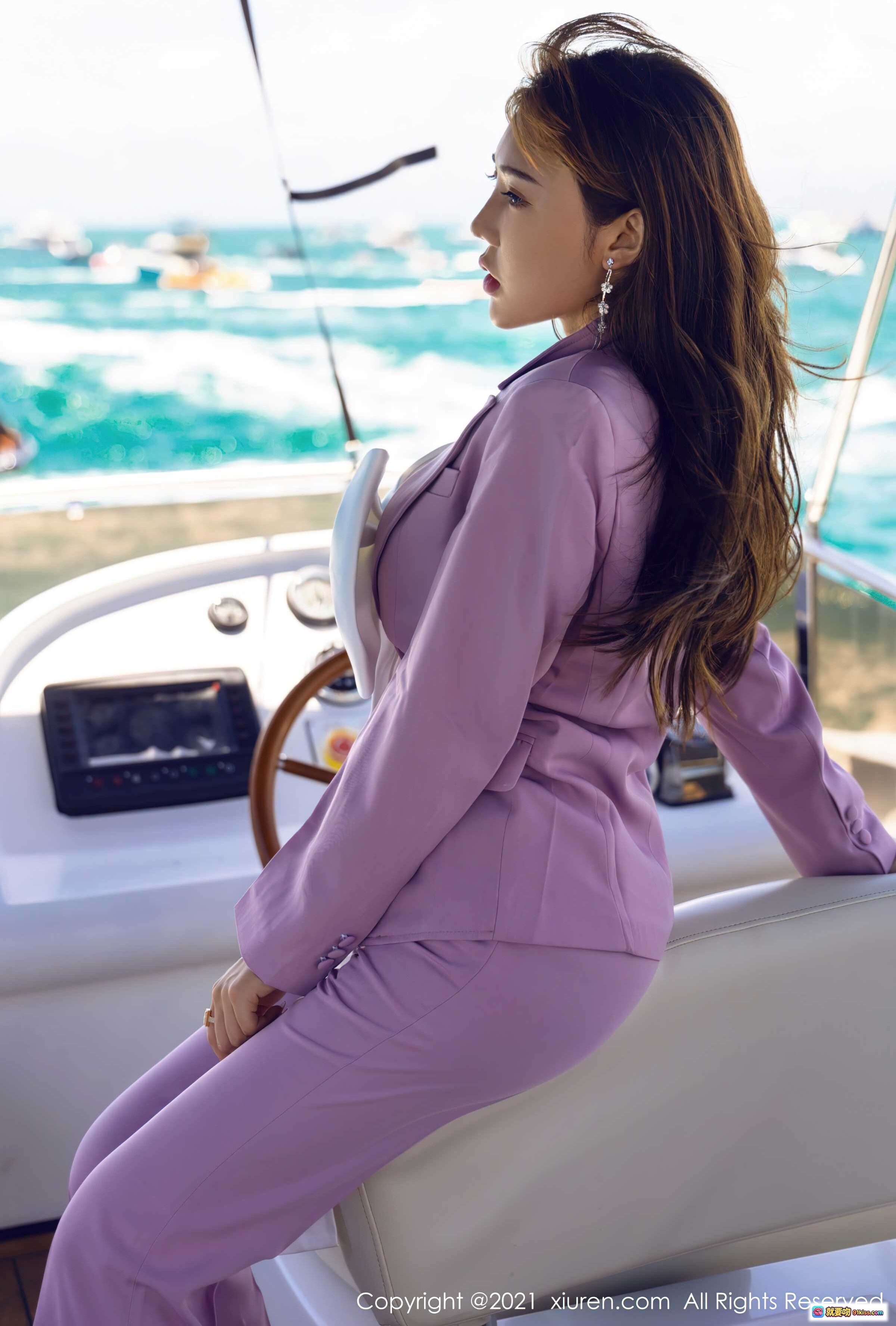 图片[9] - 萌汉药baby紫西装白蝴蝶结游艇写真 | XiuRen秀人网2021.08.23 No.3833 海景时尚大片 - 就要吻