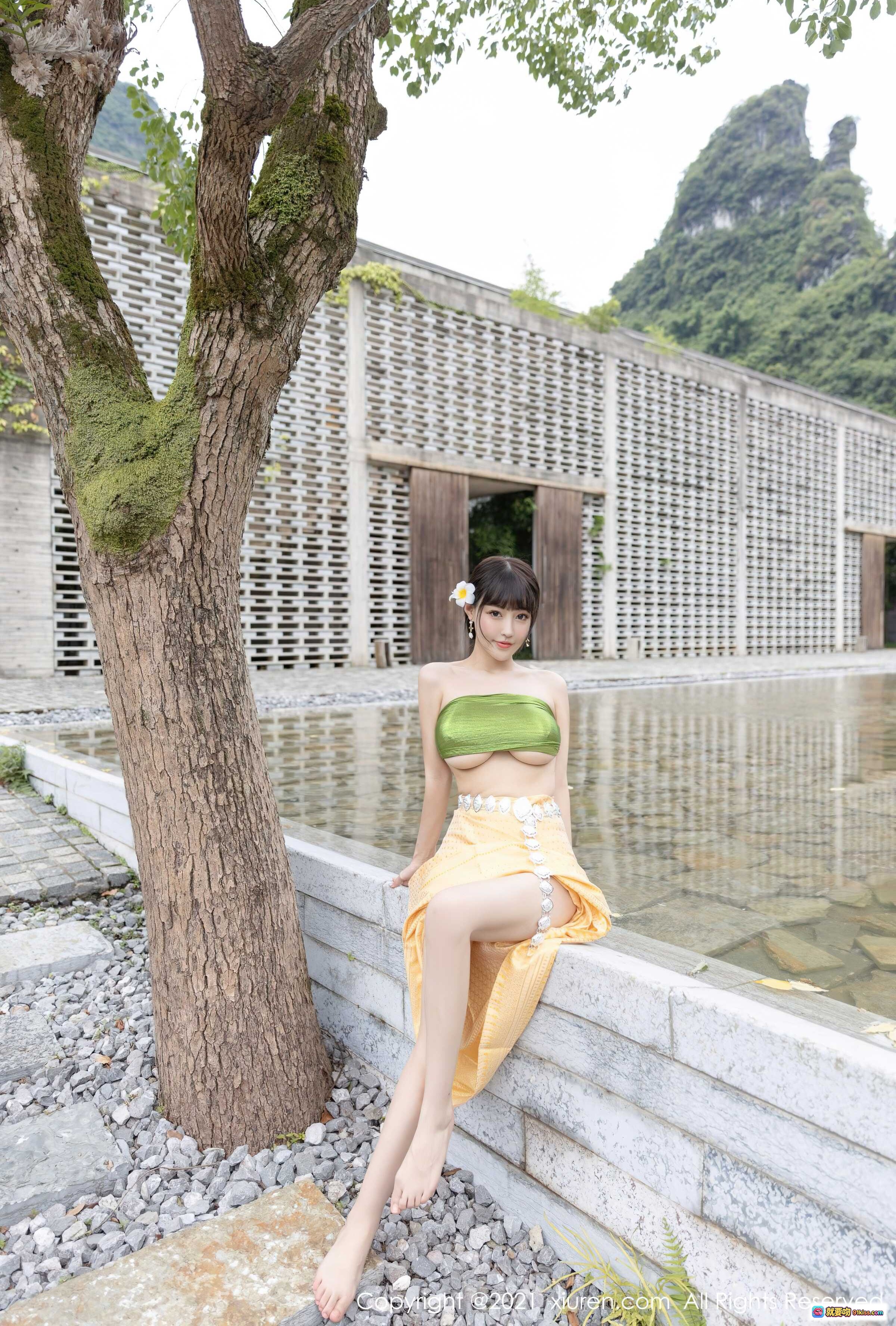 图片[2] - 朱可儿Flower竹林写真 | 绿叶裹胸+银饰腰链 | 秀人网No.3971性感自然风人像摄影 - 就要吻