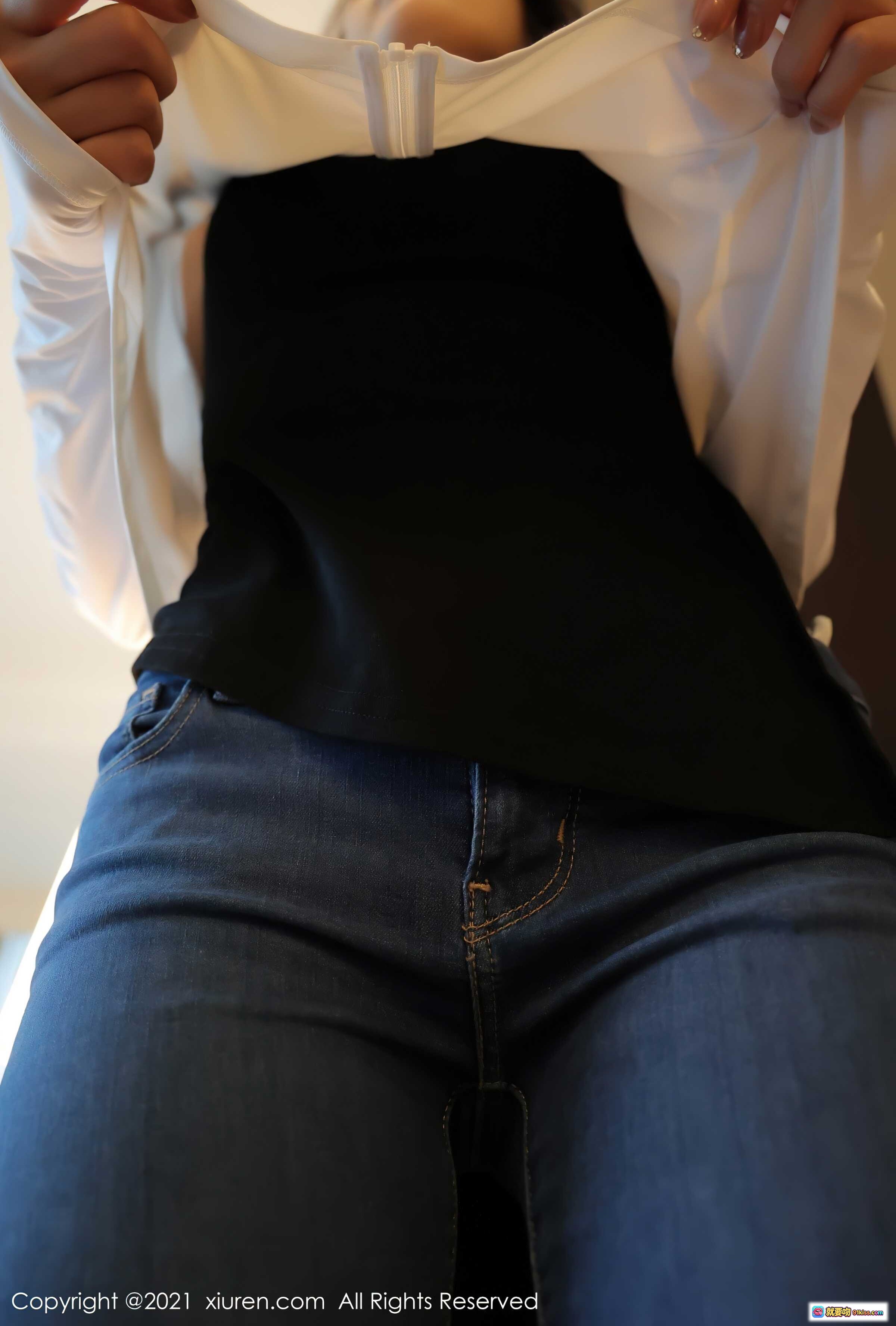 图片[10] - 蓝莓FY街拍写真｜白色防晒衣搭配牛仔裤｜都市时尚少女风｜XiuRen秀人网2021.09.16 No.3956 - 就要吻