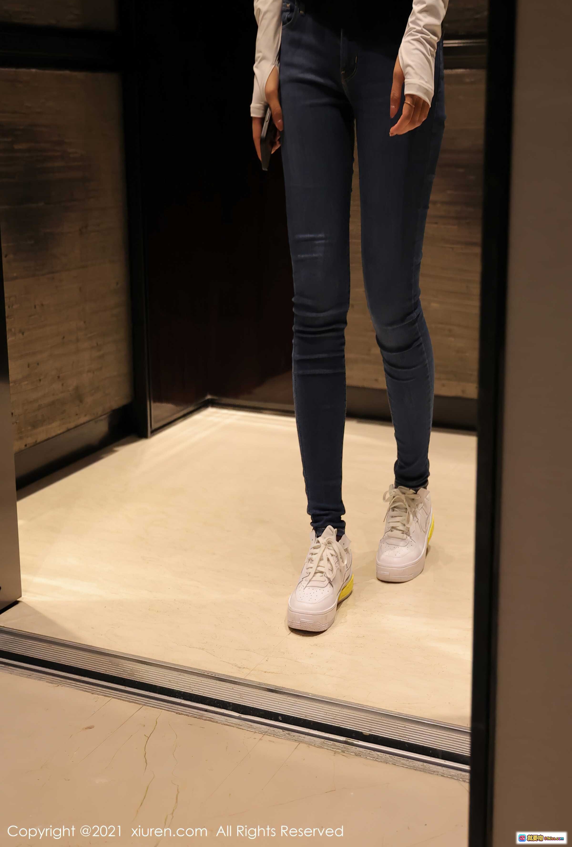 图片[6] - 蓝莓FY街拍写真｜白色防晒衣搭配牛仔裤｜都市时尚少女风｜XiuRen秀人网2021.09.16 No.3956 - 就要吻