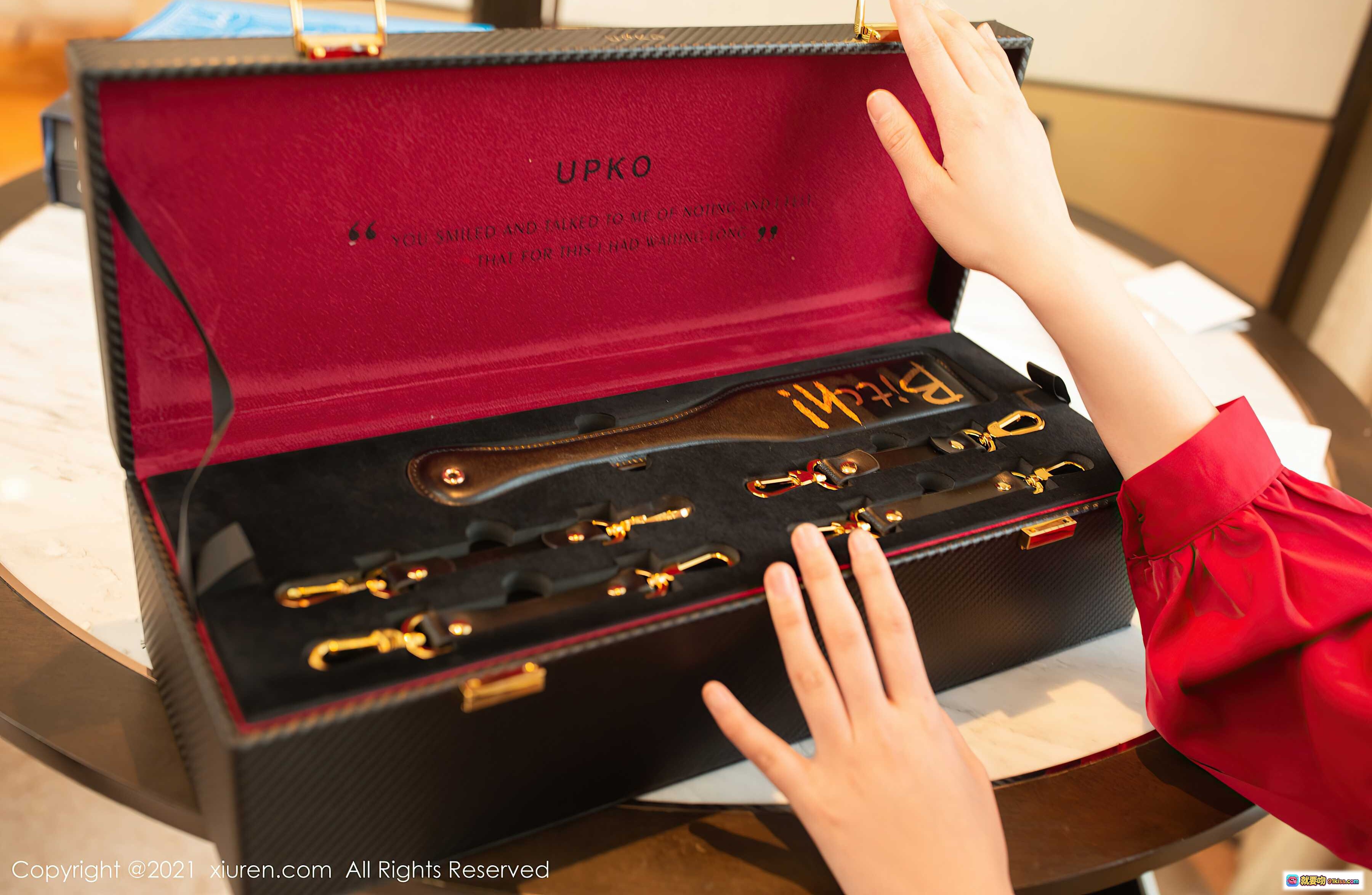 图片[7] - 陆萱萱红衬衫黑丝美腿写真 – XiuRen秀人网2021.08.18 No.3819办公室优雅风情 - 就要吻