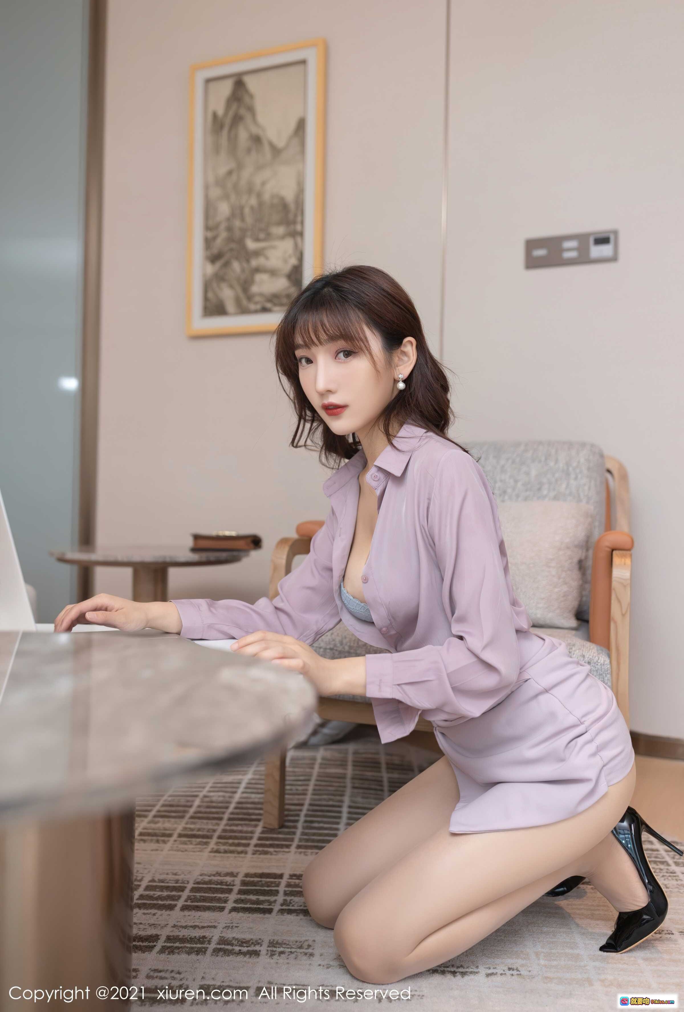 图片[6] - 陆萱萱紫色衬衫短裙写真 | 优雅坐姿美腿特写 | XiuRen秀人网2021.09.09 No.3925高清图集 - 就要吻