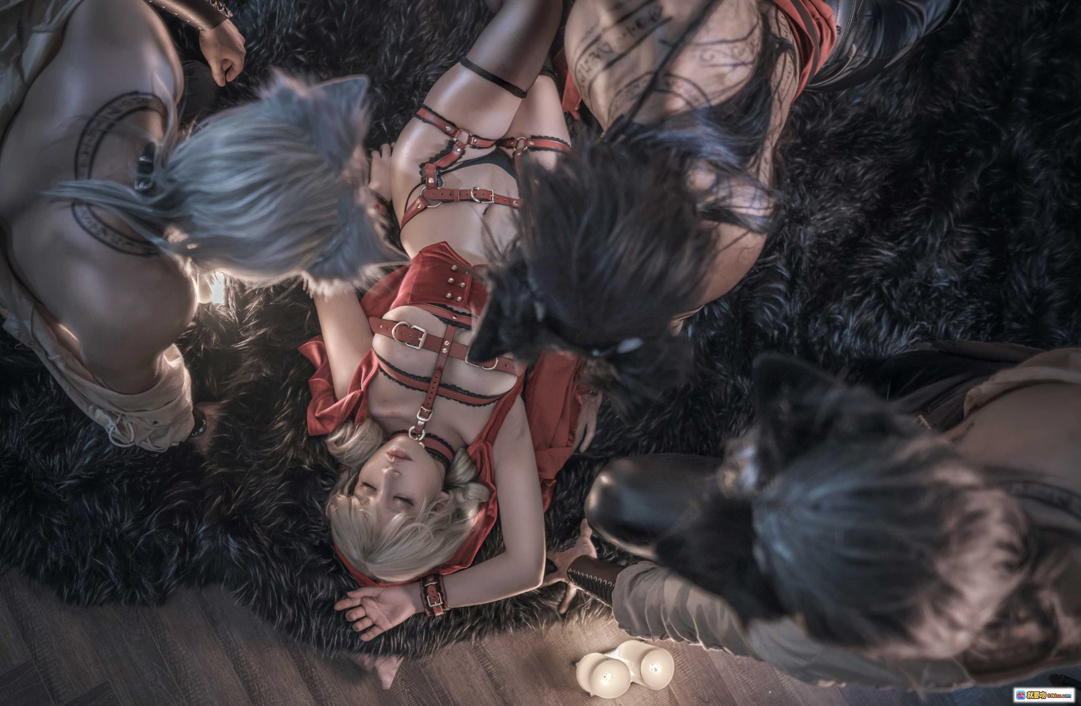图片[8] - 一笑芳香沁 NO.035 小红帽 Cosplay 精美写真 21P 186MB 哥特风 暗黑系 皮革装 性感诱惑 蜡烛氛围 室内场景 多人互动 情感张力 视觉冲击力强 - 就要吻