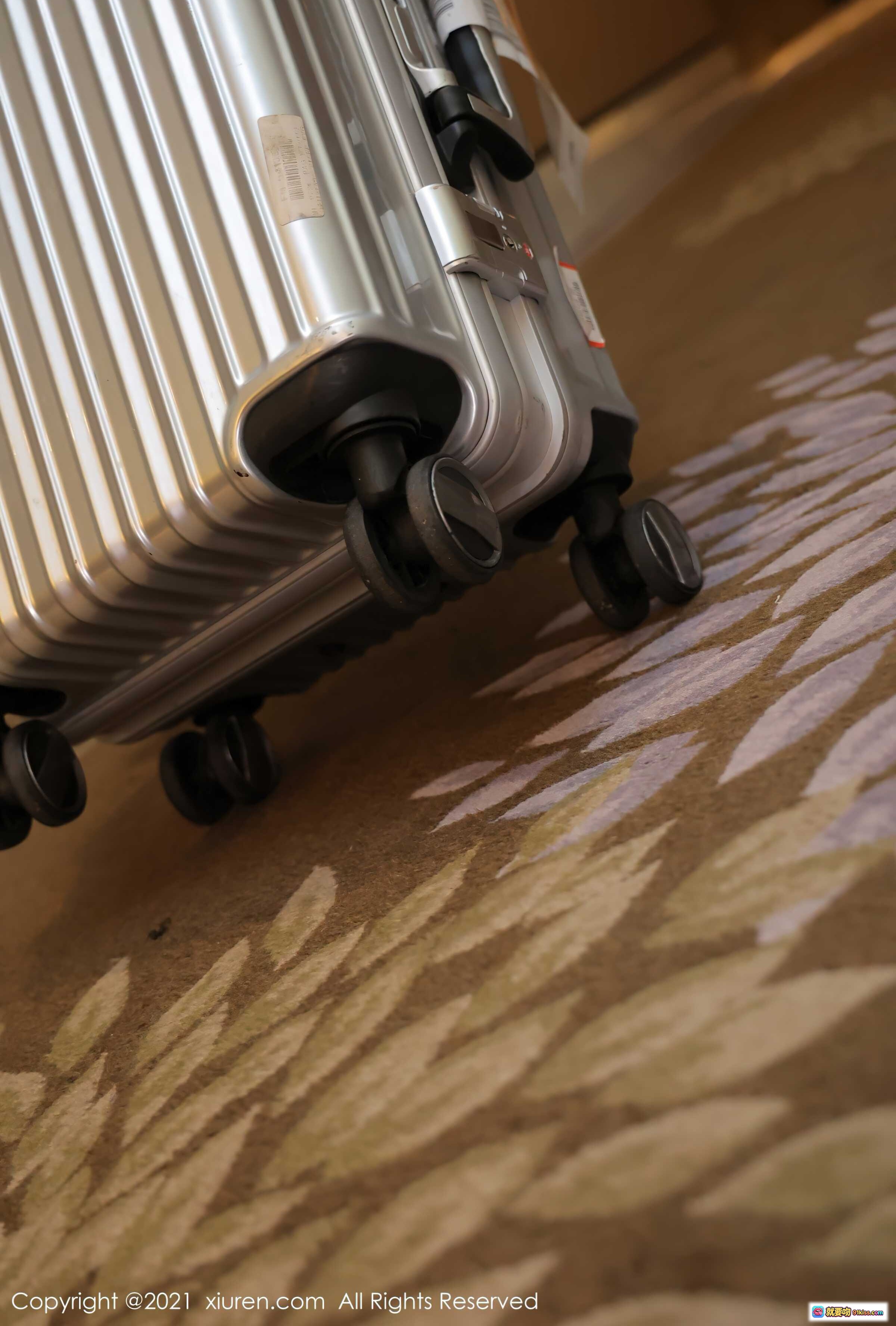 图片[5] - 周慕汐baby酒店走廊红裙黑丝写真 | XiuRen秀人网2021.08.27 No.3863优雅气质美拍 - 就要吻