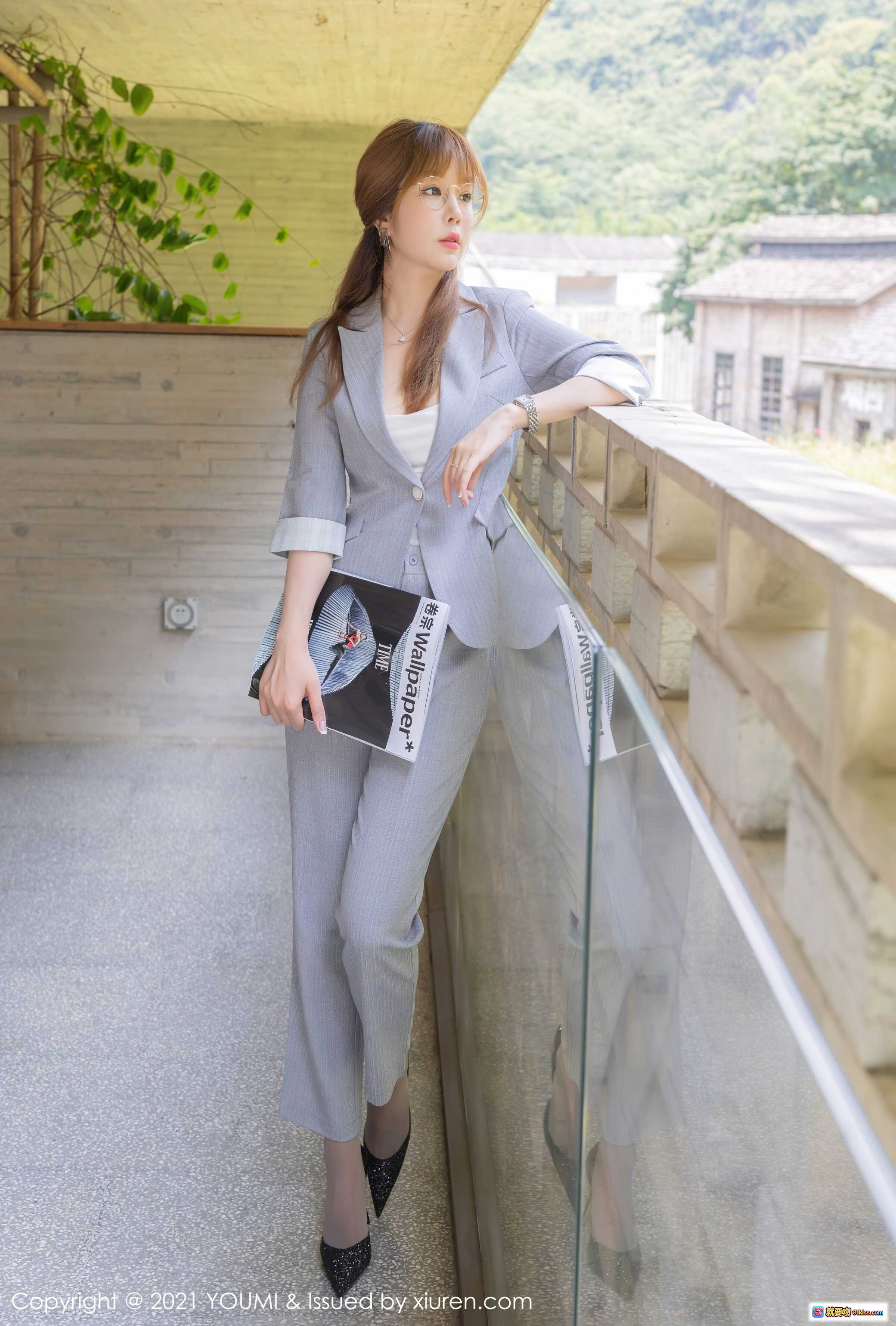 图片[3] - 王雨纯灰色西装套装写真 | 优雅知性职场风 | 2021 YOUMI VOL.687 高清摄影集 - 就要吻