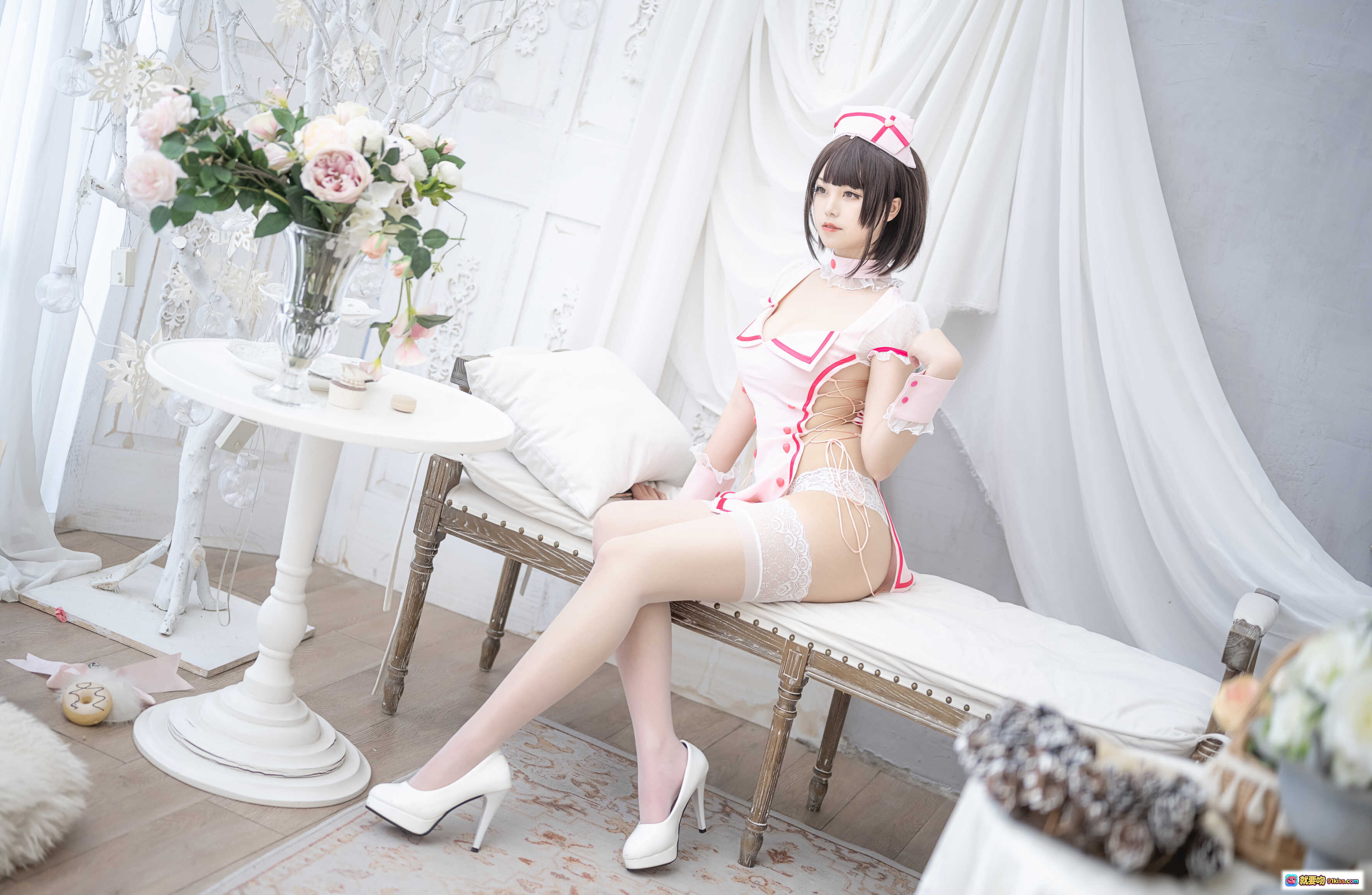 图片[1] - 蜜汁猫裘NO.071小护士写真 | 白色护士装+蕾丝内衣+高跟美腿 | 60P高清图集 - 就要吻