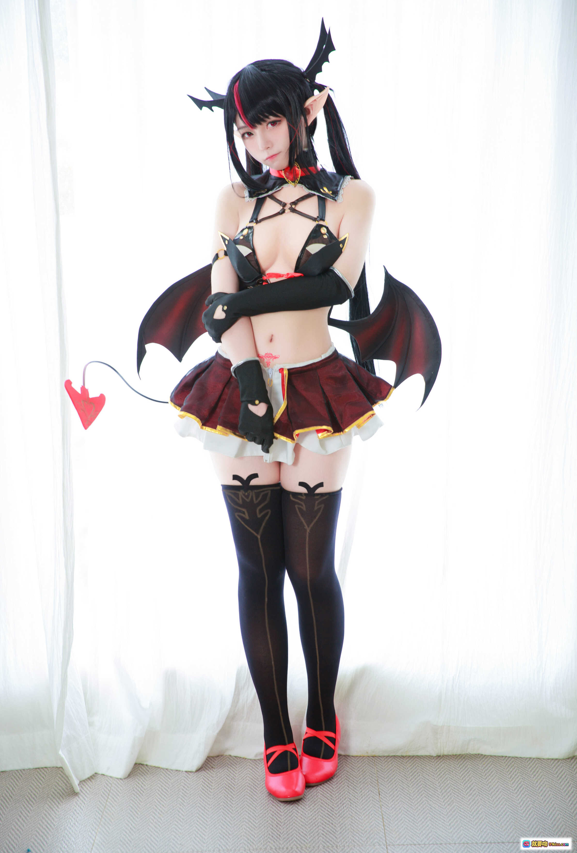 图片[1] - 萝蓓莉雅魅魔COS写真 | 黑红恶魔装+翅膀+长袜+红鞋 | G44不会受伤NO.047高清10P - 就要吻